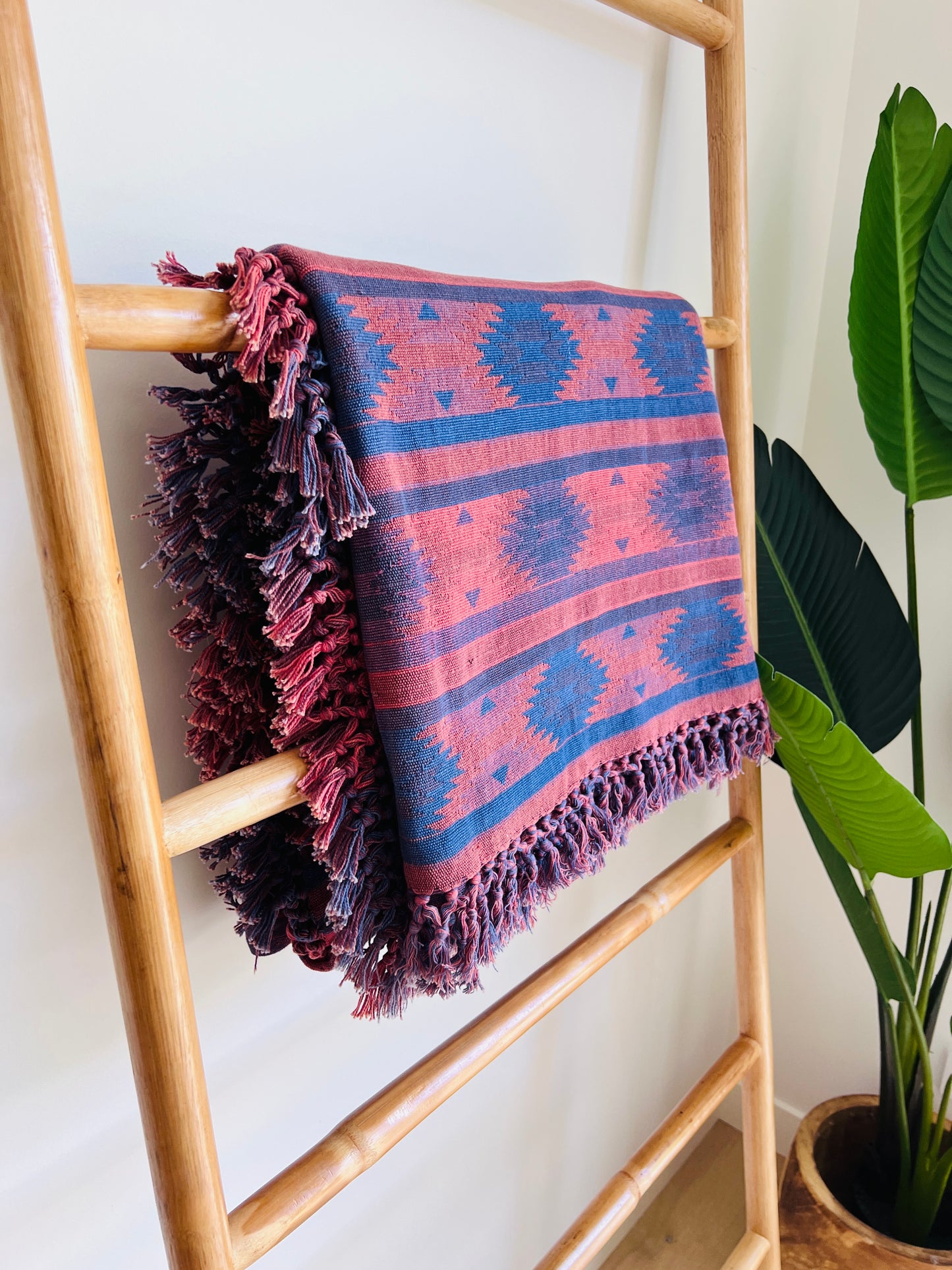 Lovely Bamboo Decor Ladder with Throw