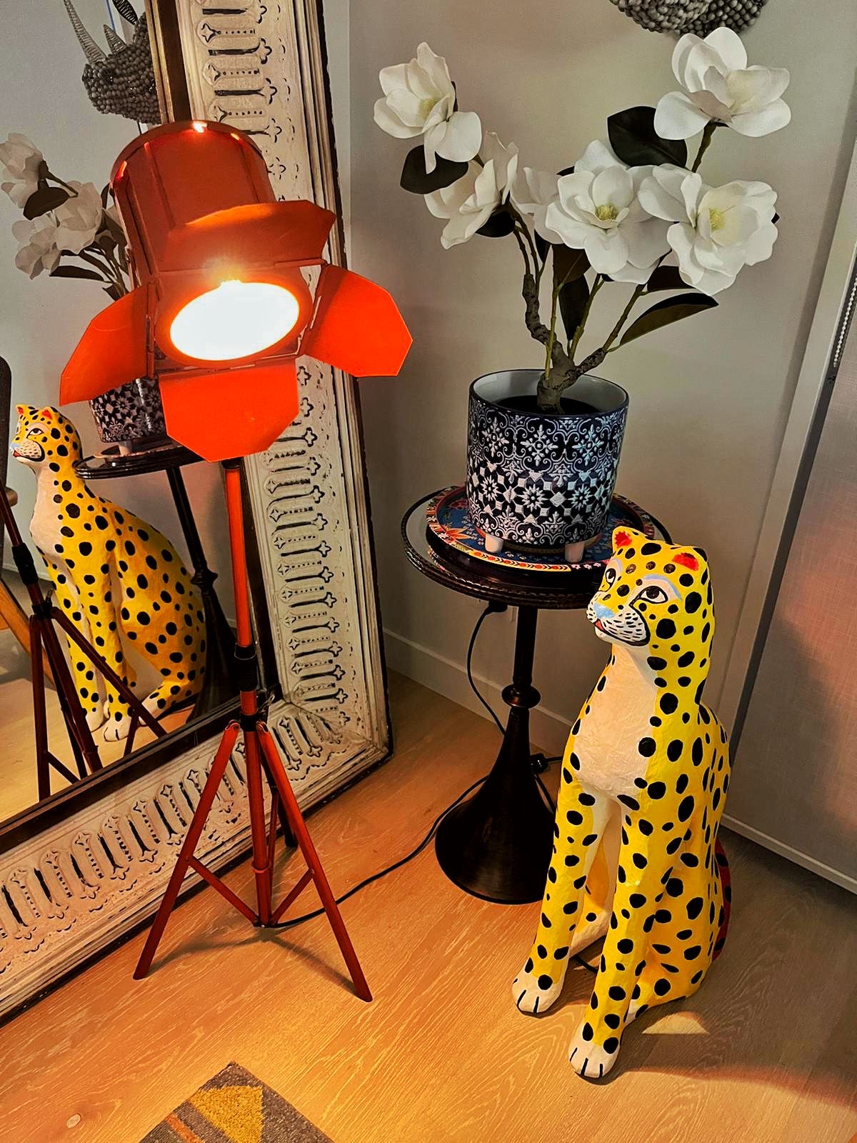 Retro Movie Tripod Lamp