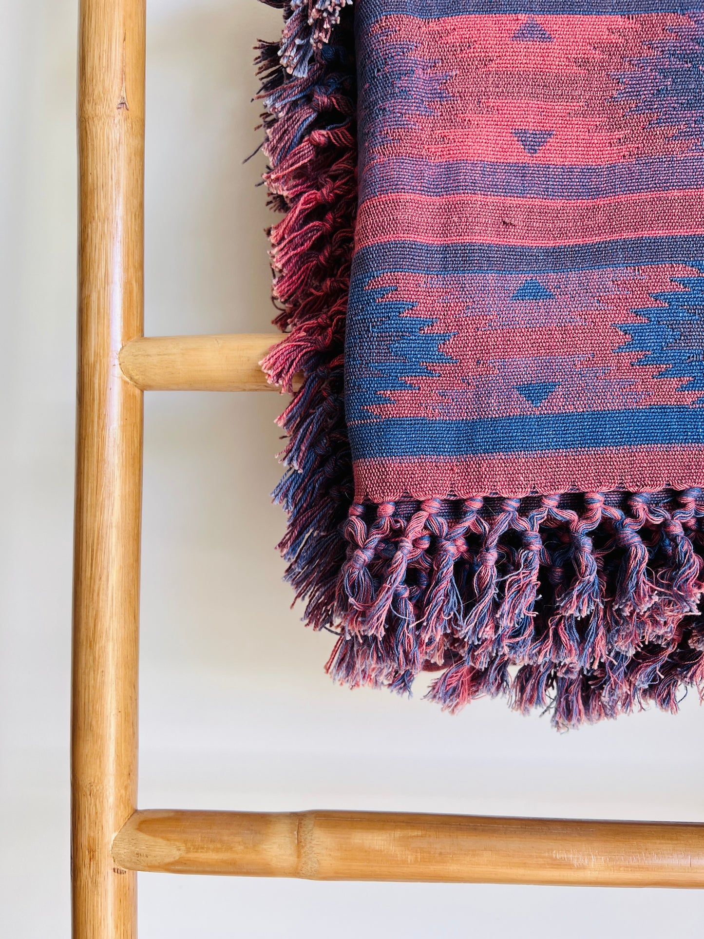 Lovely Bamboo Decor Ladder with Throw