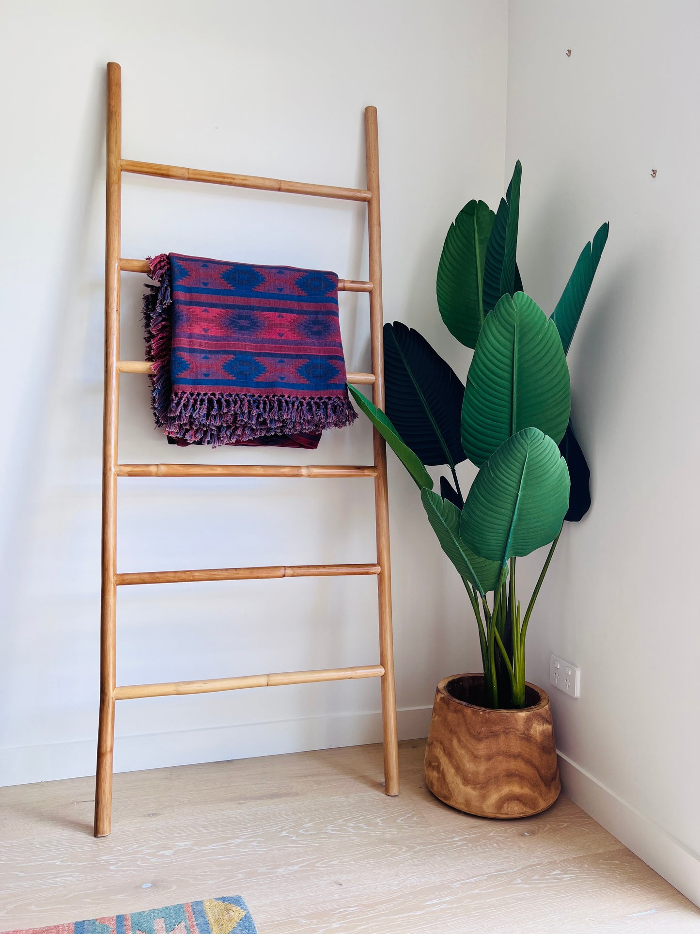 Lovely Bamboo Decor Ladder with Throw