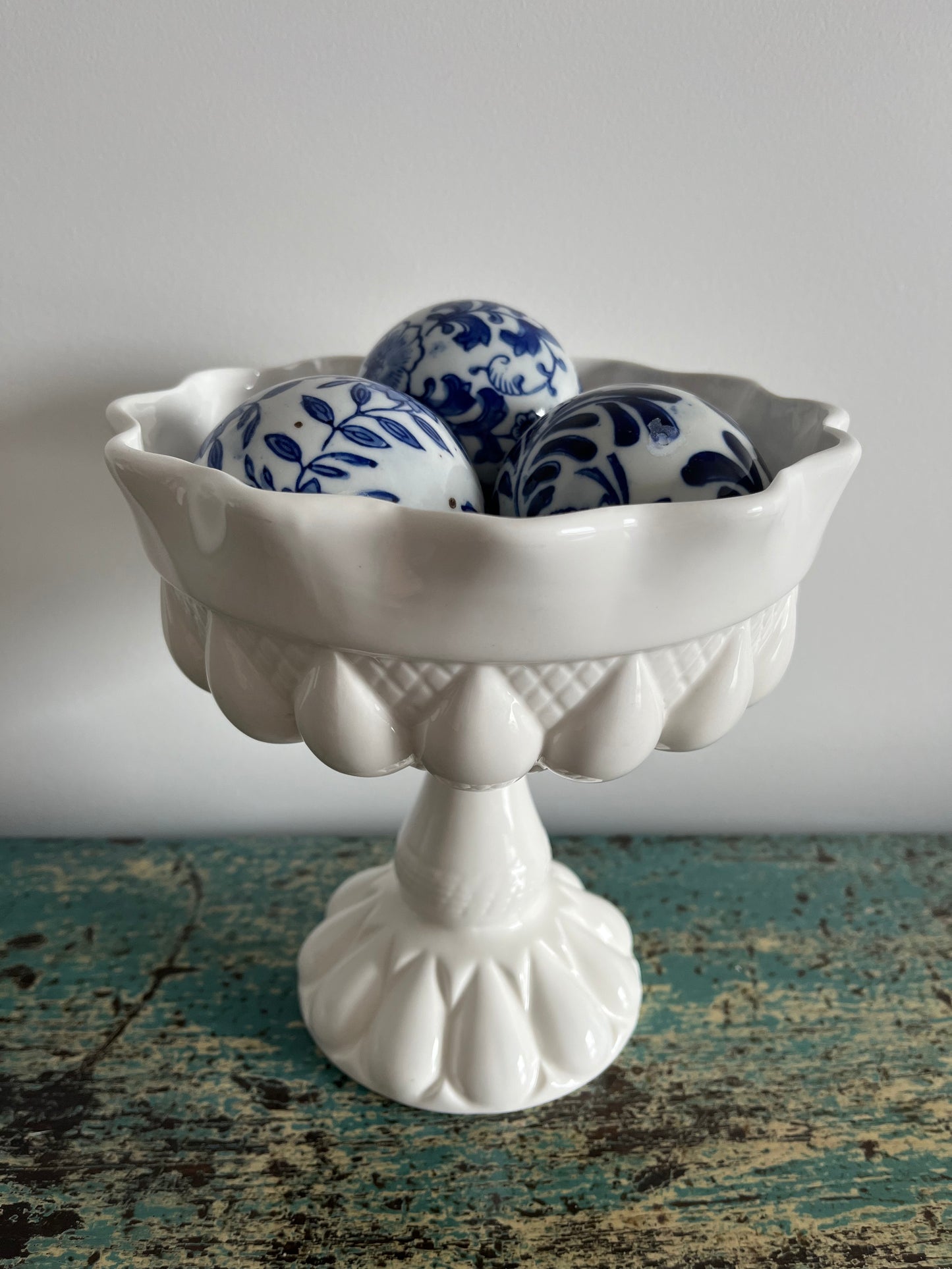 Rosanna White Bon Bon Footed Round Bowl