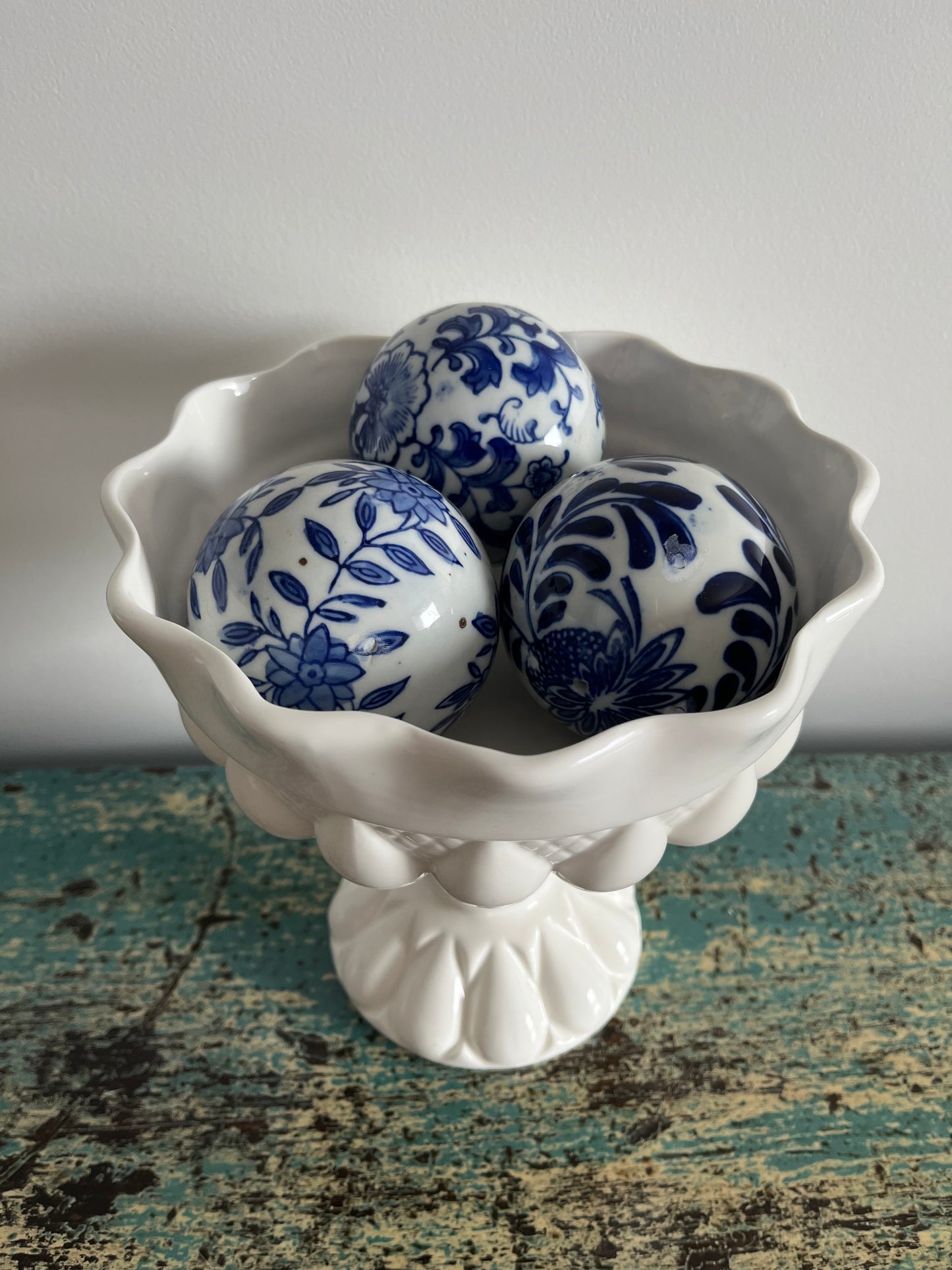 Rosanna White Bon Bon Footed Round Bowl