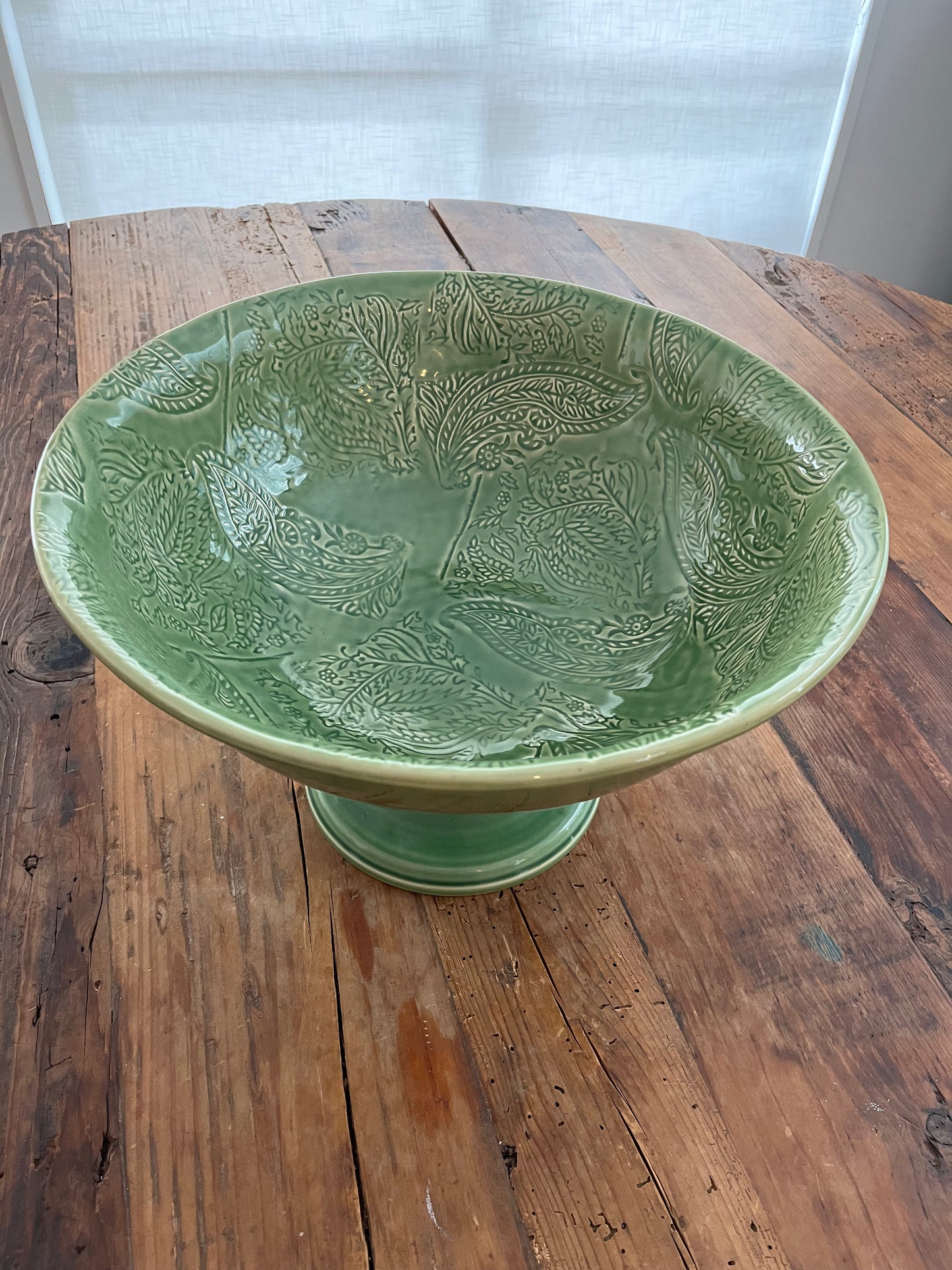 Beautiful Large Pottery Barn Footed Fruit/ Serving Bowl
