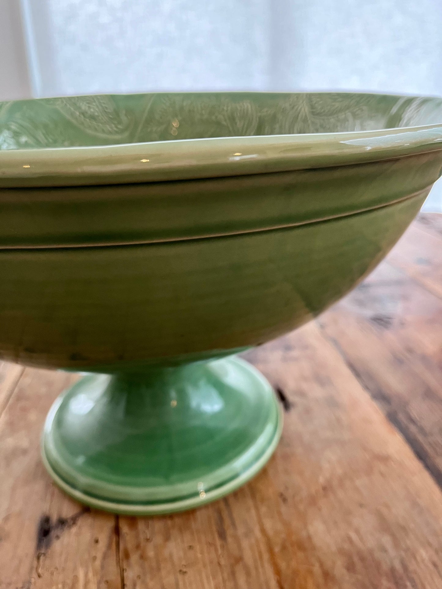 Beautiful Large Pottery Barn Footed Fruit/ Serving Bowl