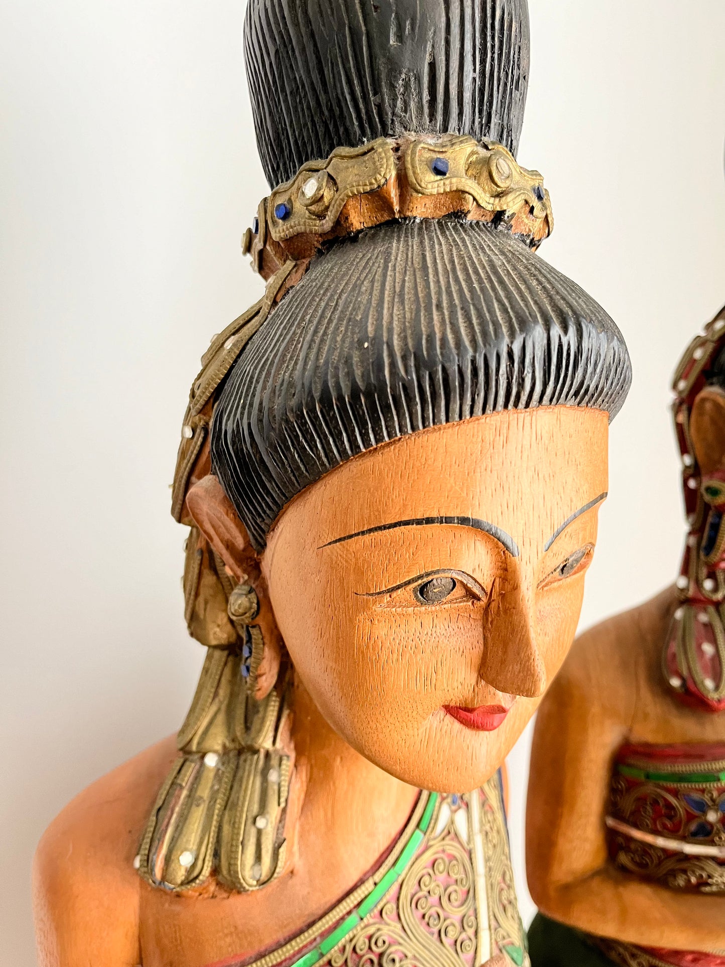 Beautiful Wooden Thai Sawasdee Lady Wooden Statues