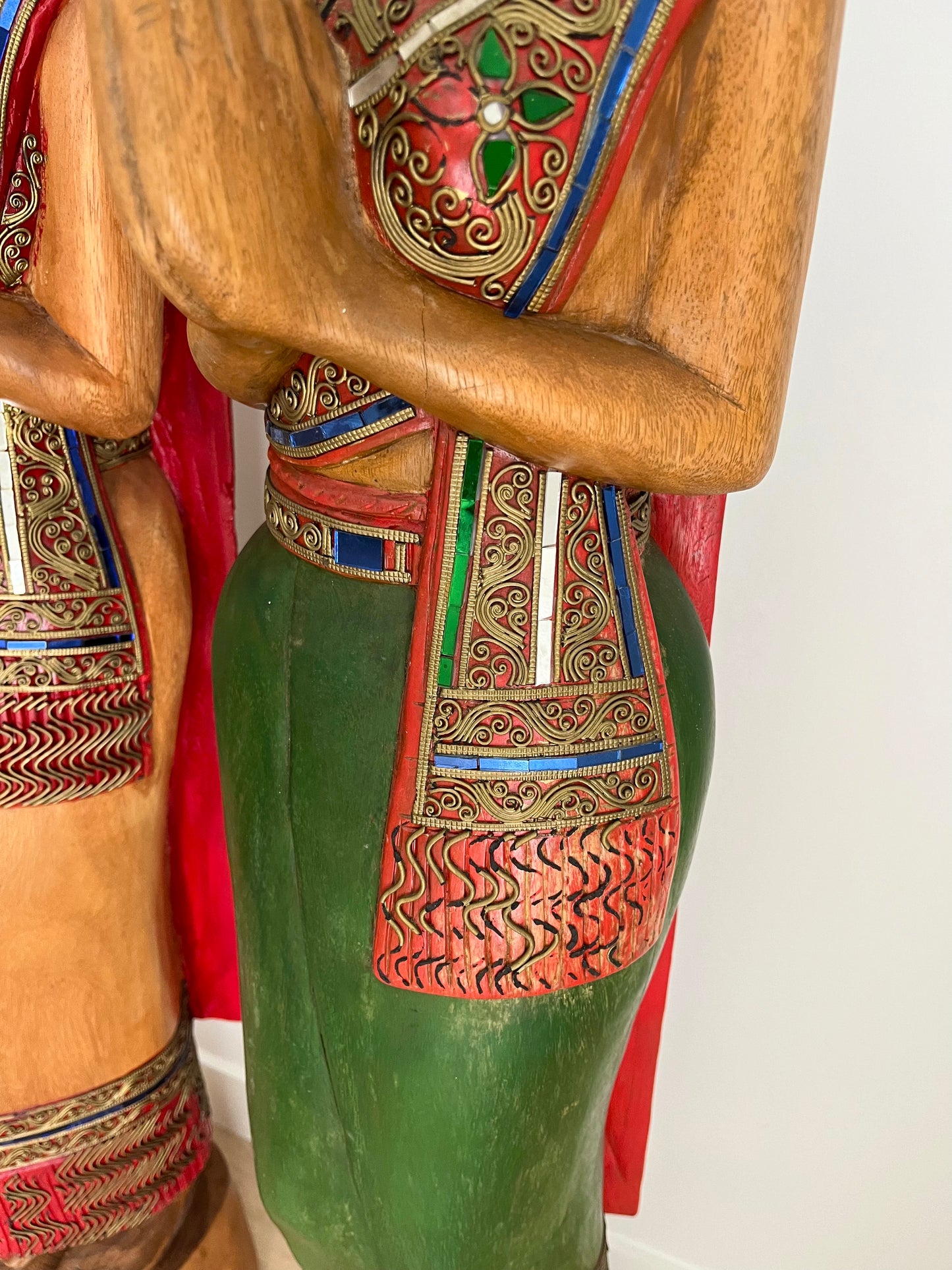 Beautiful Wooden Thai Sawasdee Lady Wooden Statues