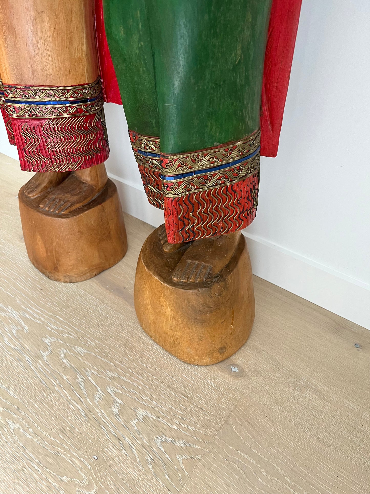 Beautiful Wooden Thai Sawasdee Lady Wooden Statues