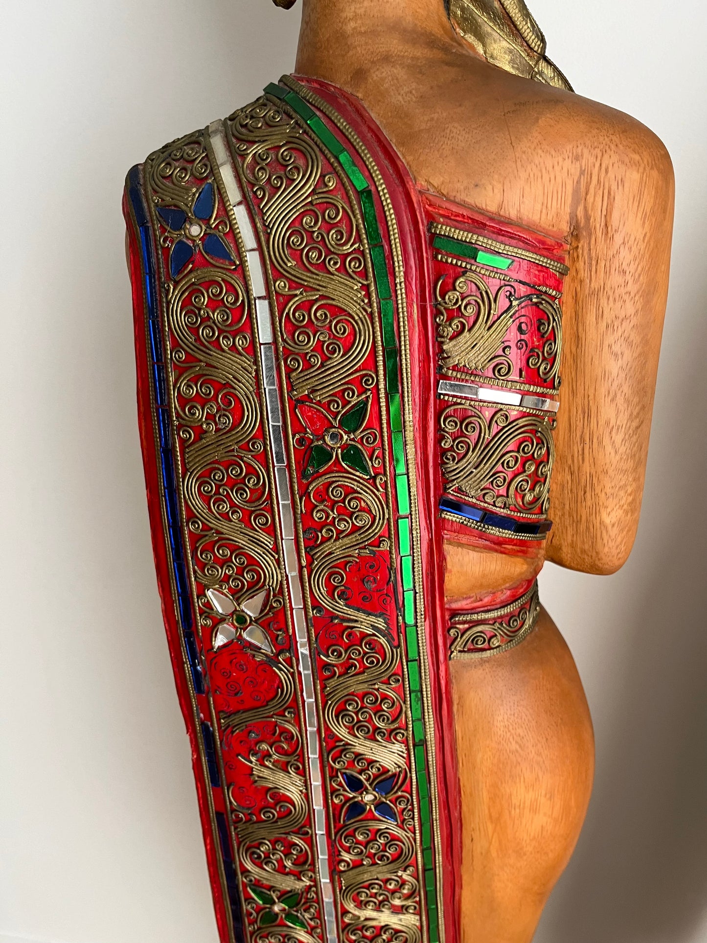 Beautiful Wooden Thai Sawasdee Lady Wooden Statues