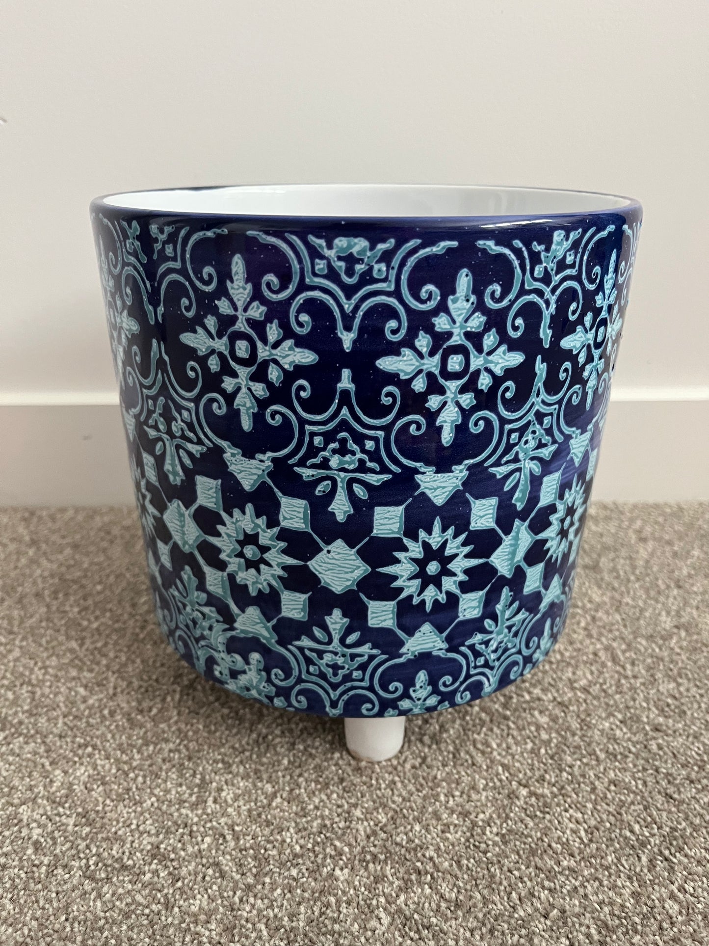 Pair of Pretty Planter Pots