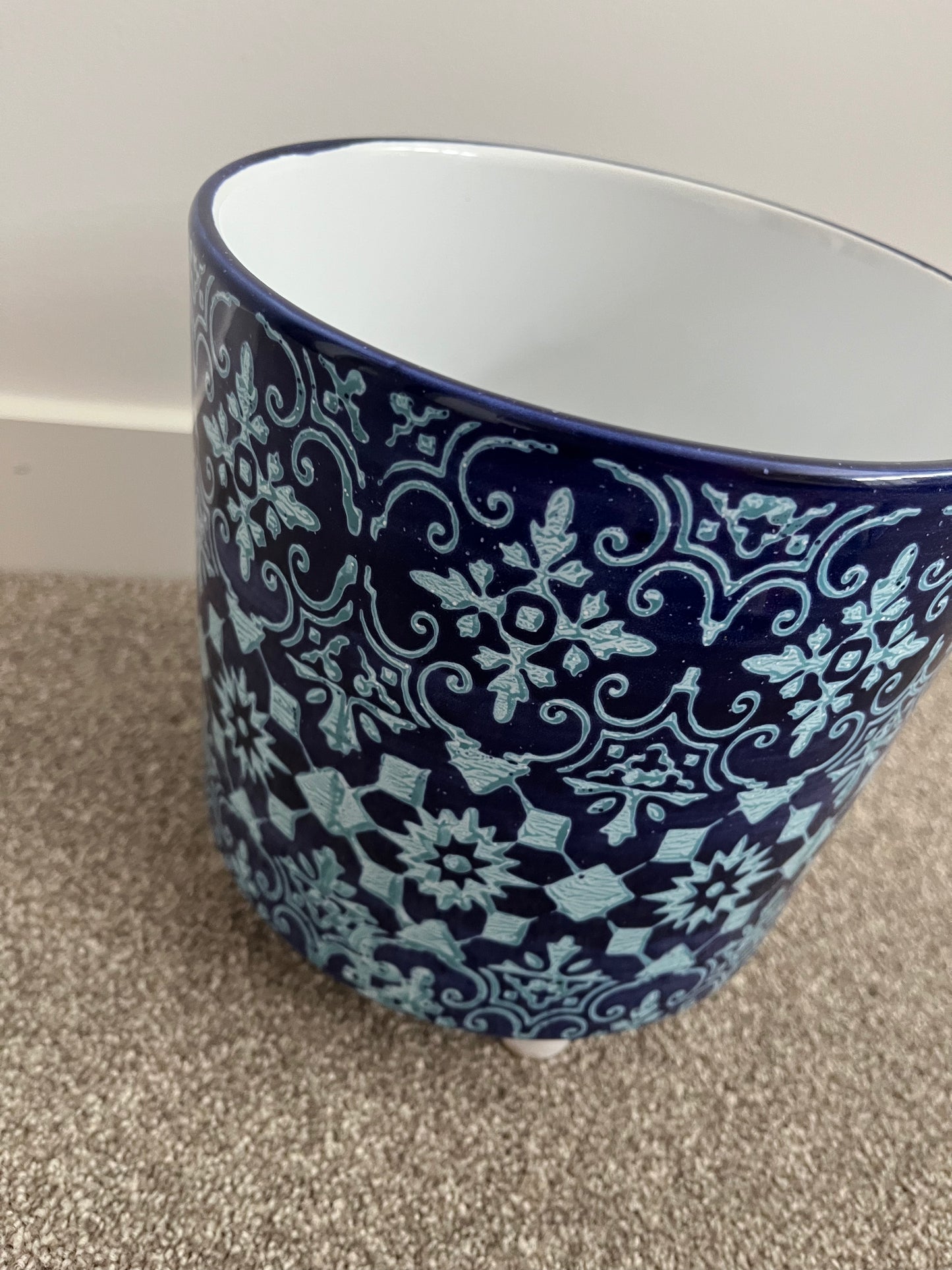 Pair of Pretty Planter Pots
