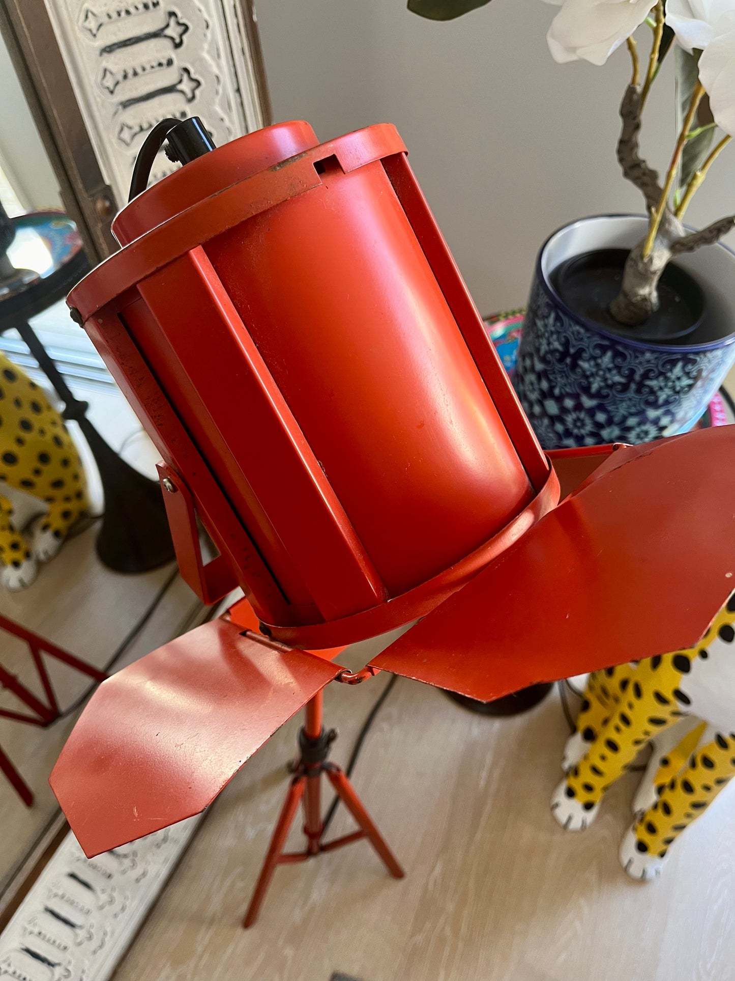 Retro Movie Tripod Lamp
