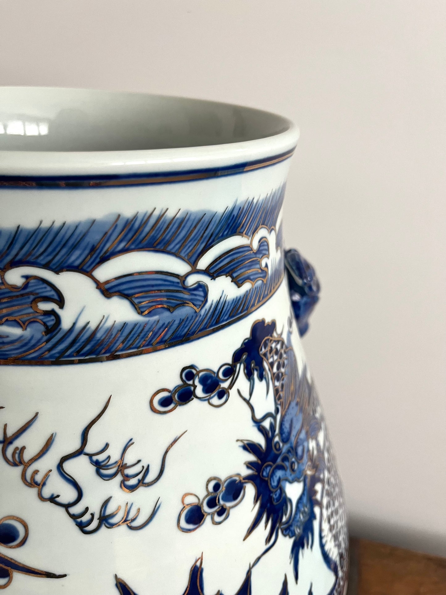 Large and Beautiful Oriental Vase/ Umbrella Stand
