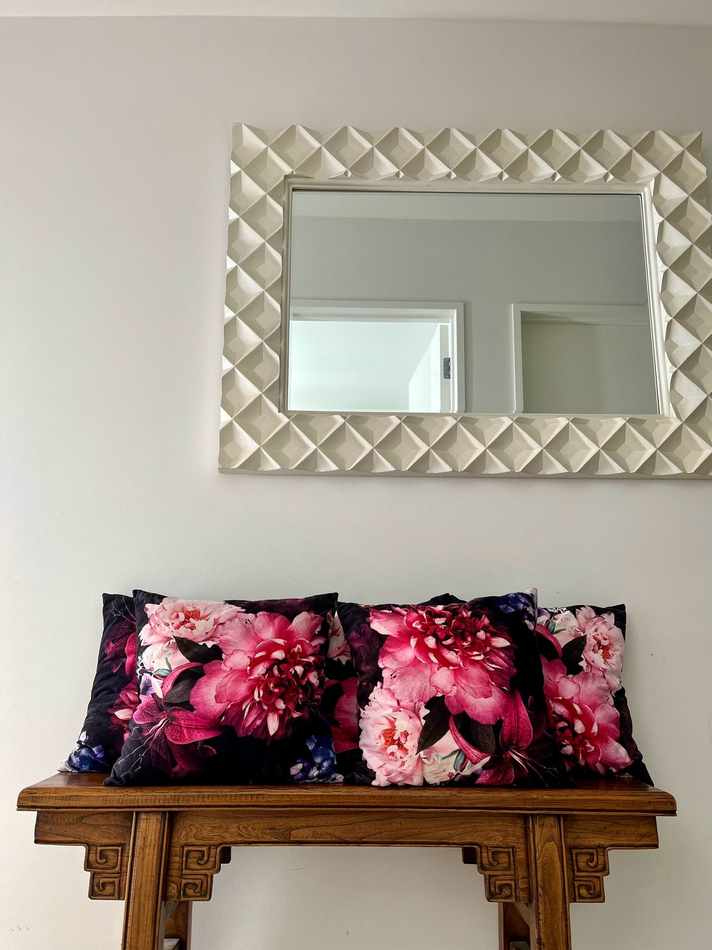 Set of 5 x beautiful floral cushions