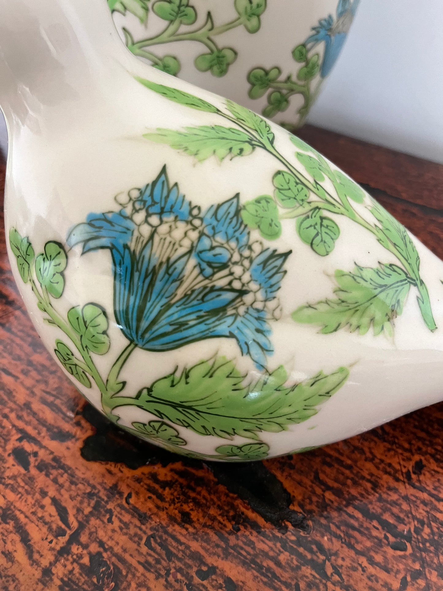 Gorgeous Floral Vase & Birds Set