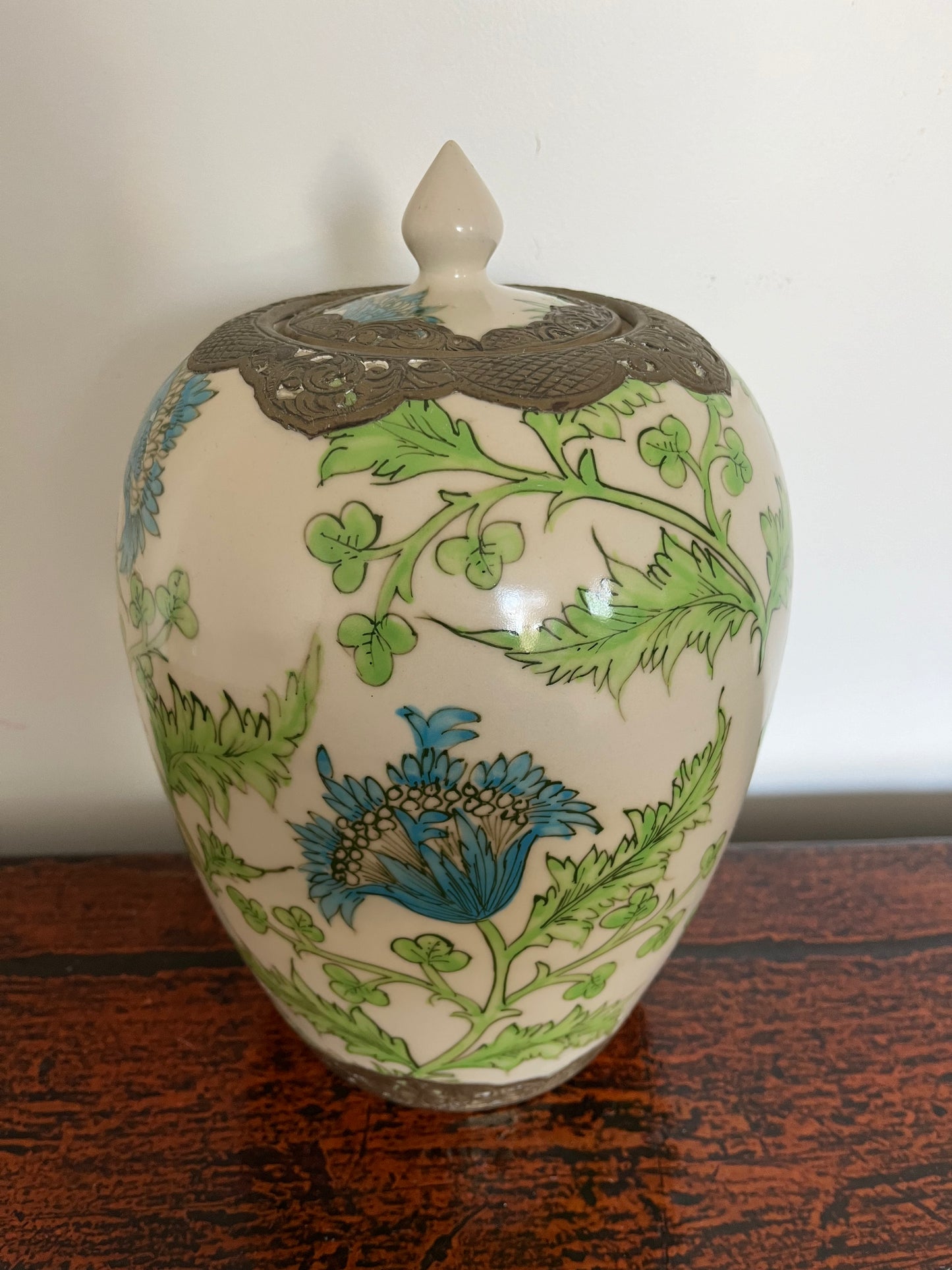 Gorgeous Floral Vase & Birds Set