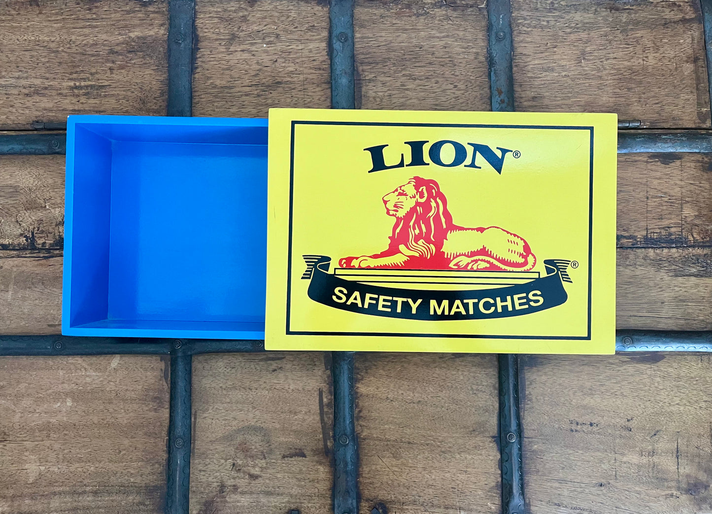 Retro Lion Safety Matches Wooden Storage Box