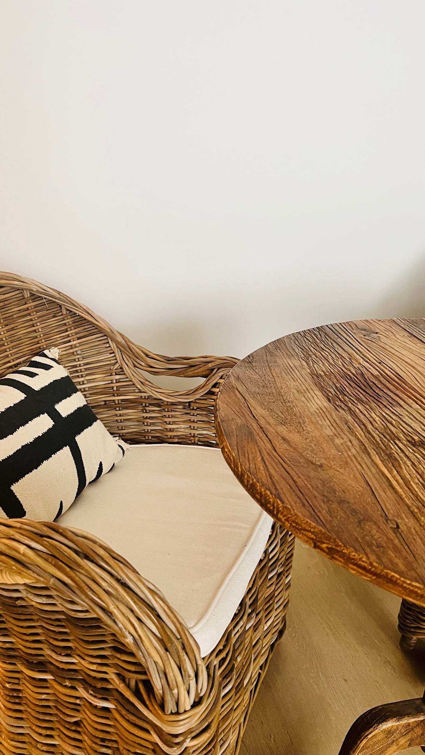 Beautiful Rustic Wicker & Wooden Dining Set