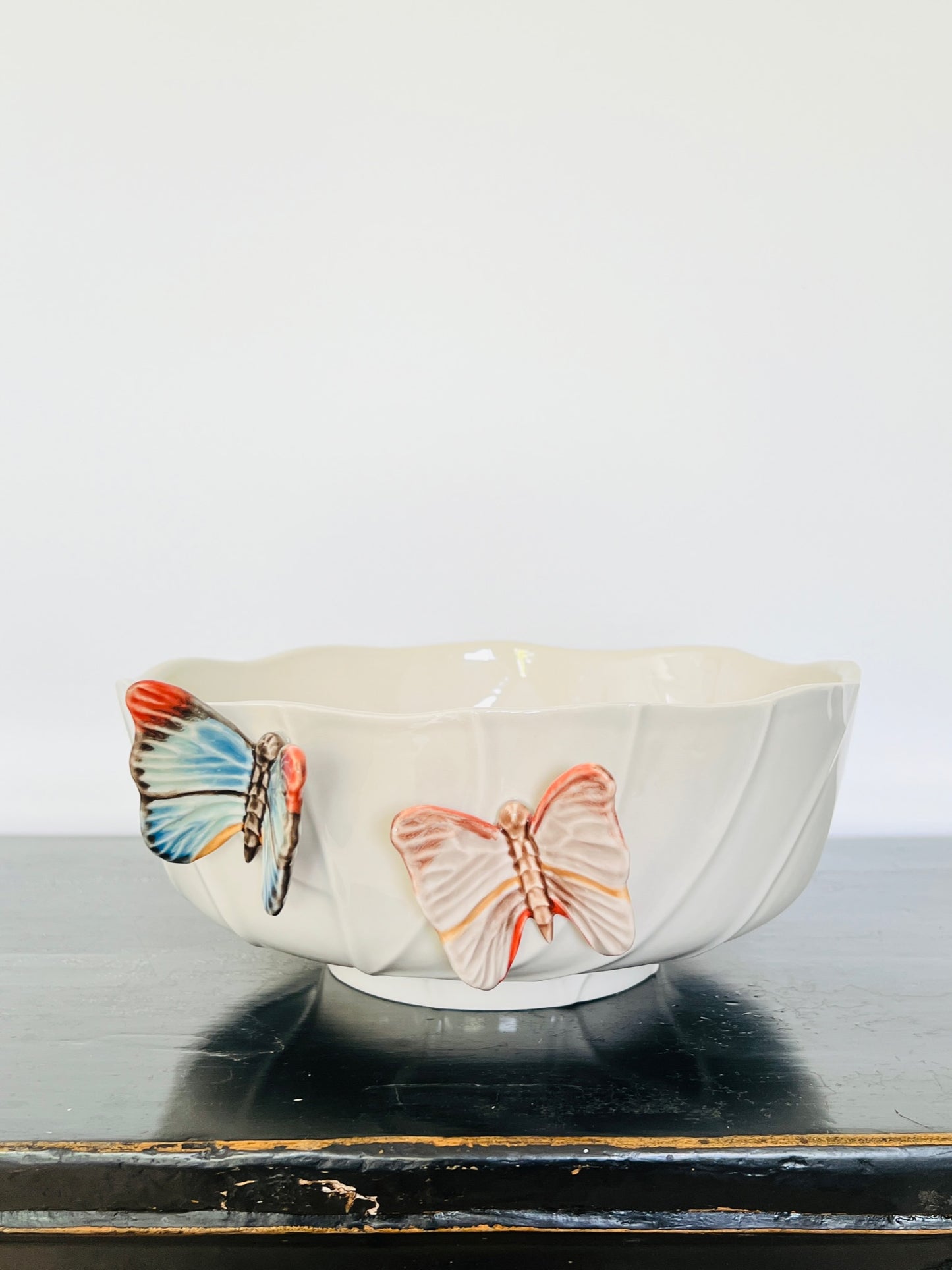Beautiful Bordallo Pinheiro Cloudy Butterflies - Salad Bowl 4l