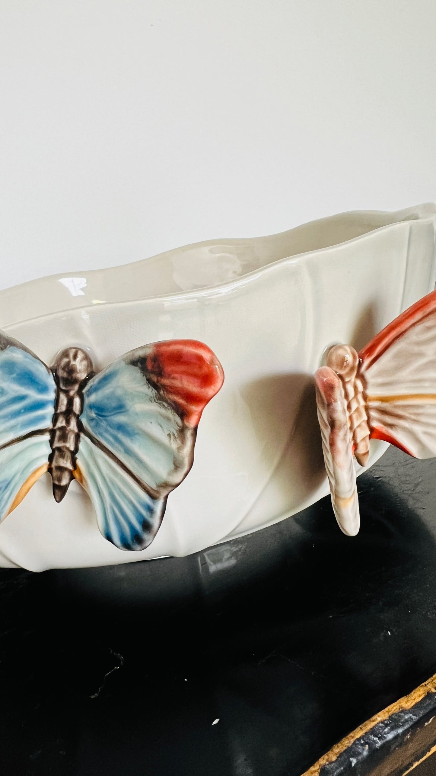 Beautiful Bordallo Pinheiro Cloudy Butterflies - Salad Bowl 4l