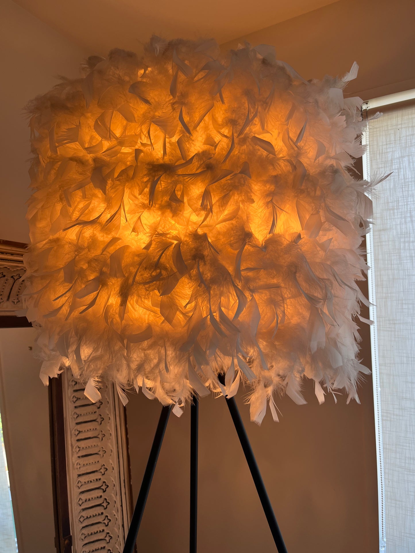 Elegant Feather Floor Lamp
