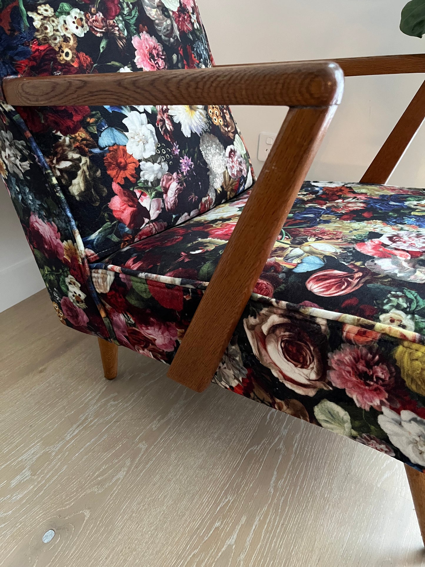 Stunning Mid Century Chair