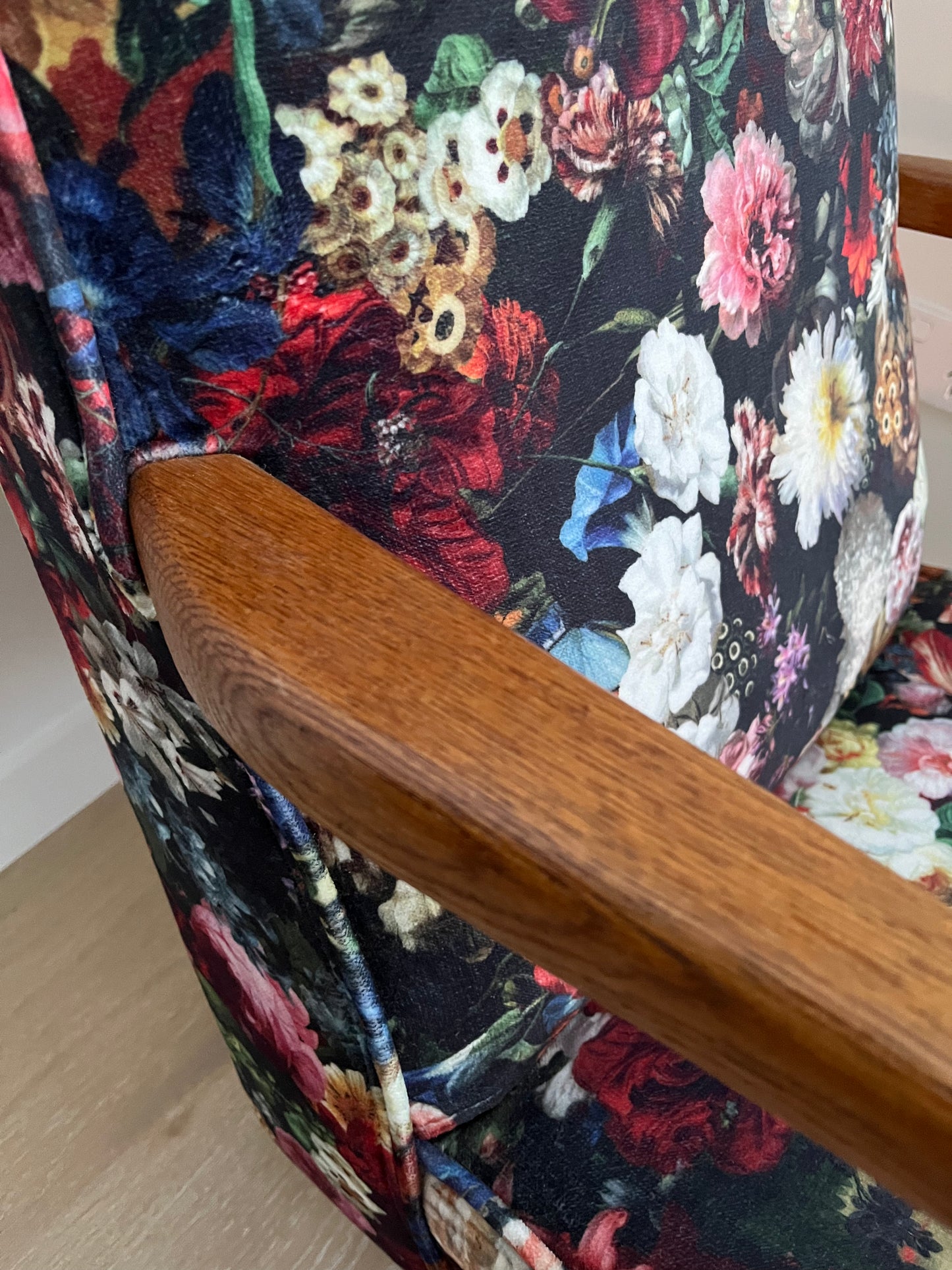 Stunning Mid Century Chair