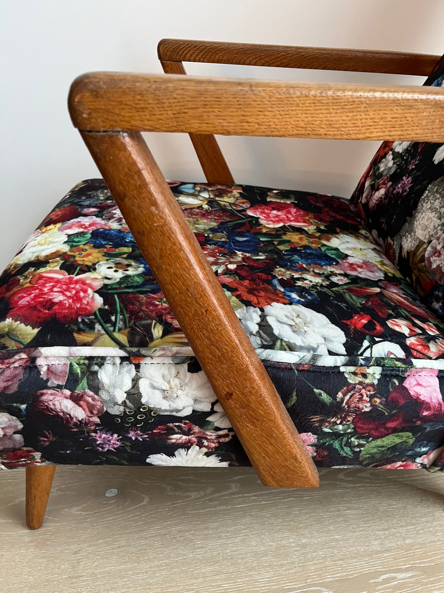 Stunning Mid Century Chair