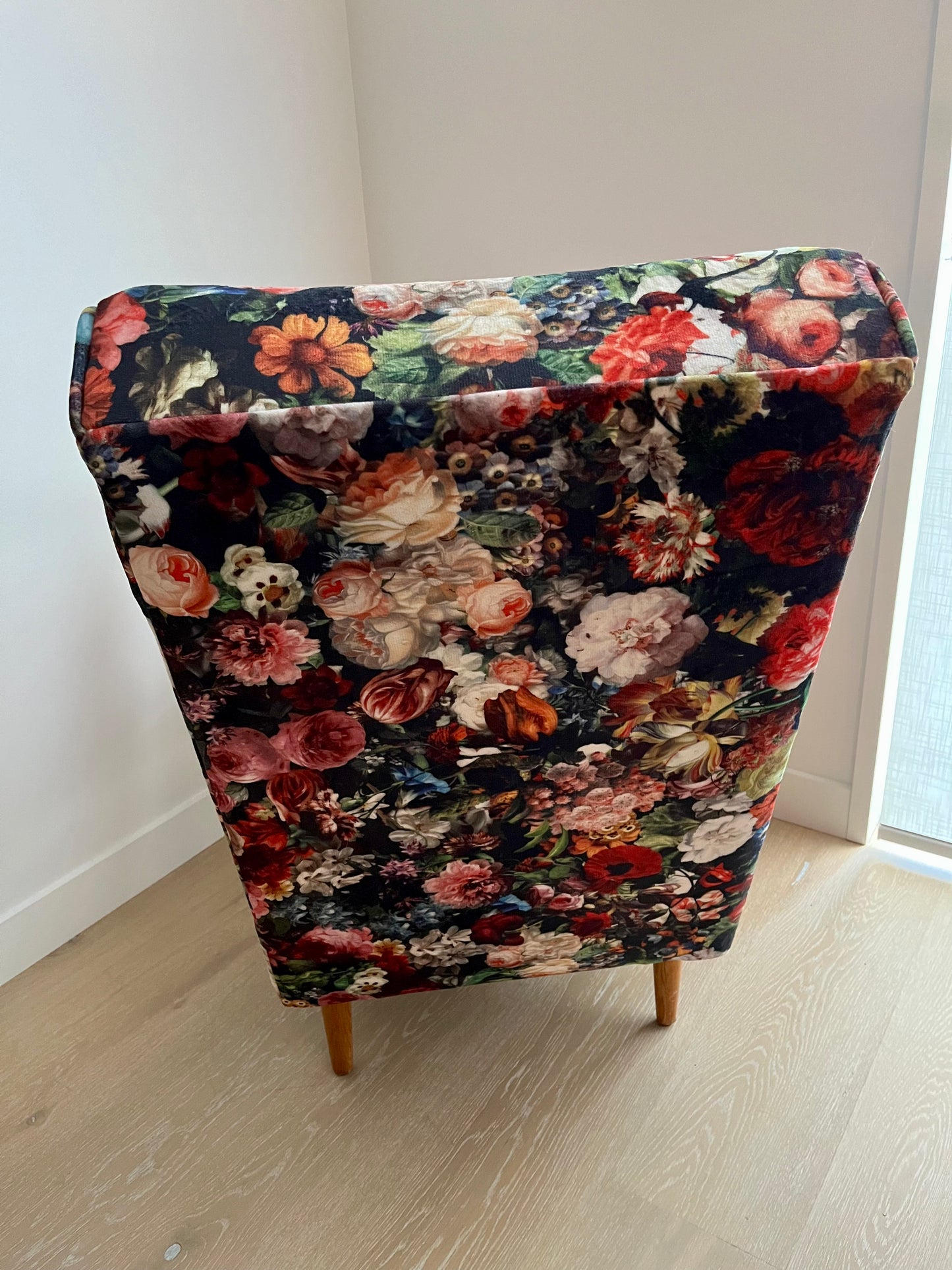 Stunning Mid Century Chair