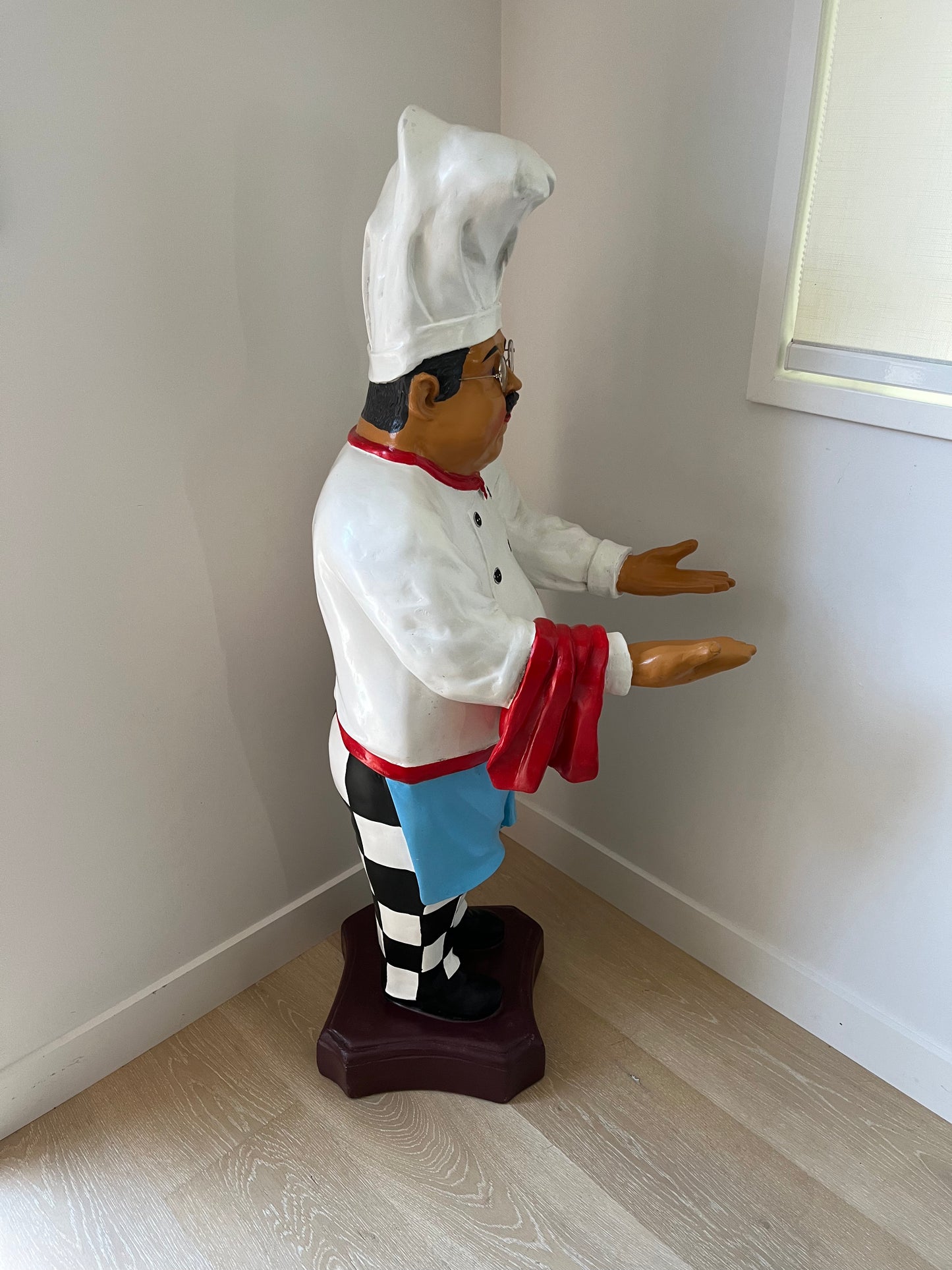 Retro Chef Statue