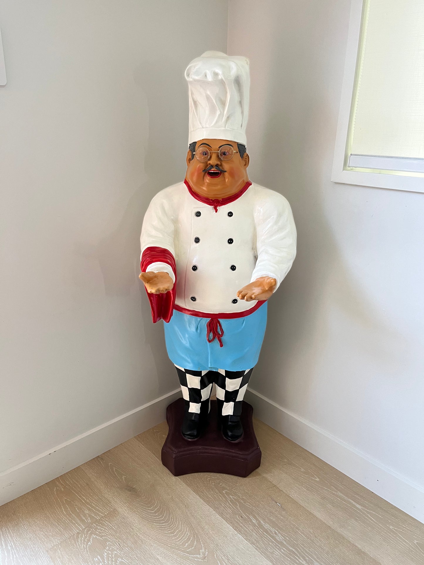Retro Chef Statue