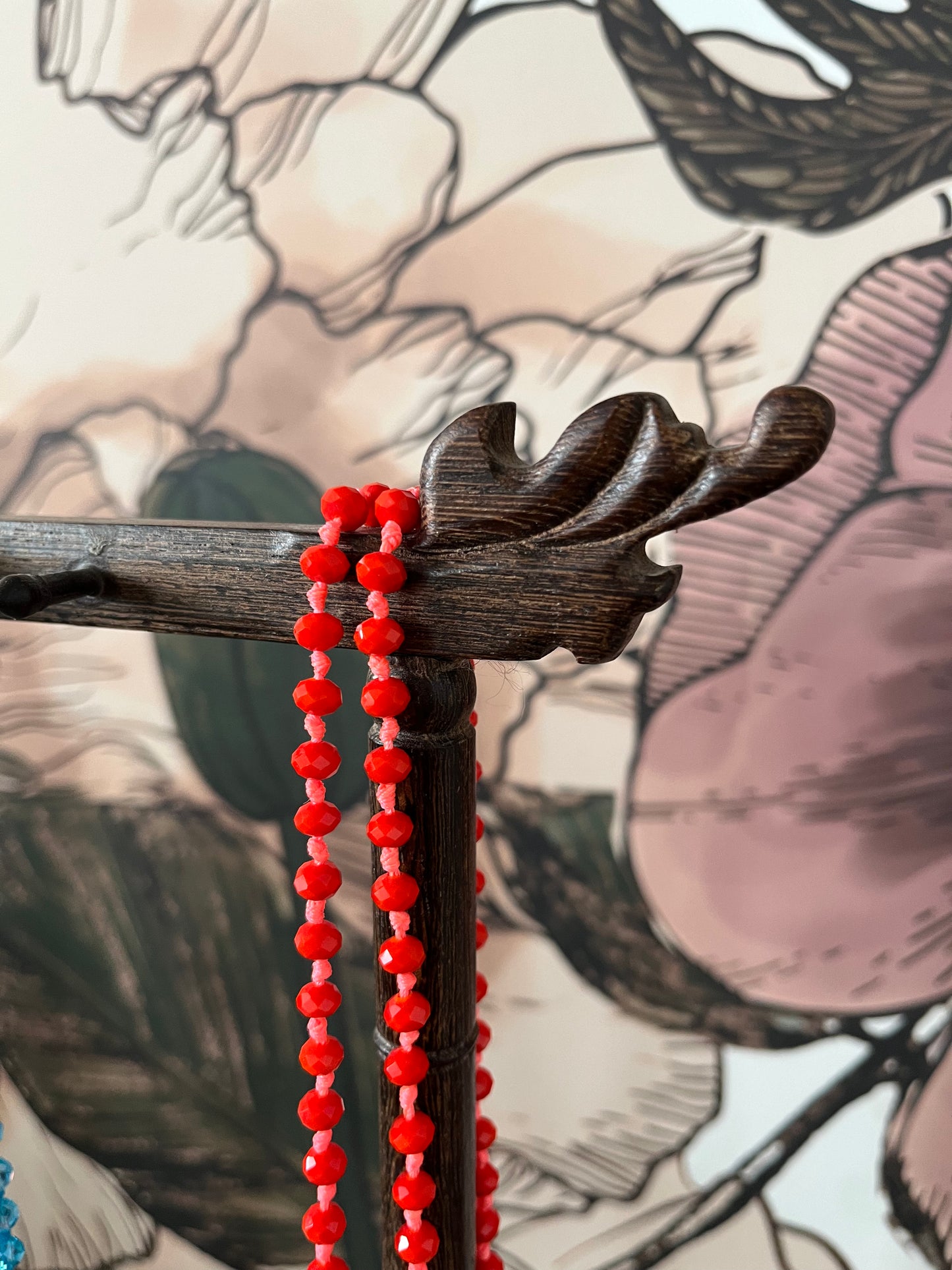 Lovely Oriental Wooden Jewellery Stand