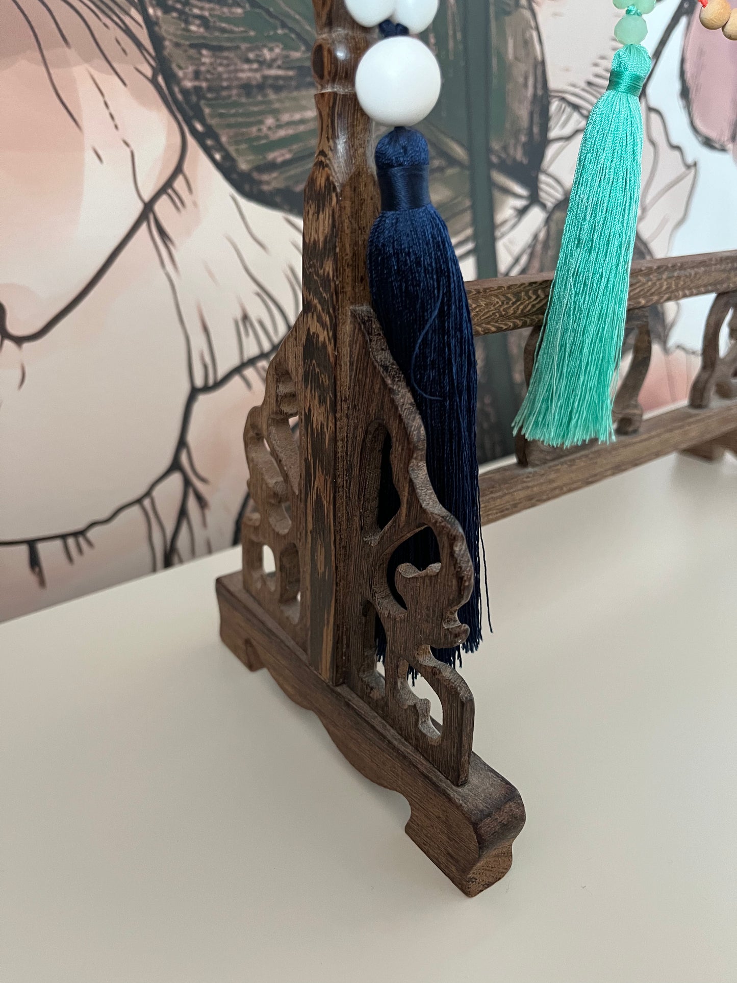 Lovely Oriental Wooden Jewellery Stand