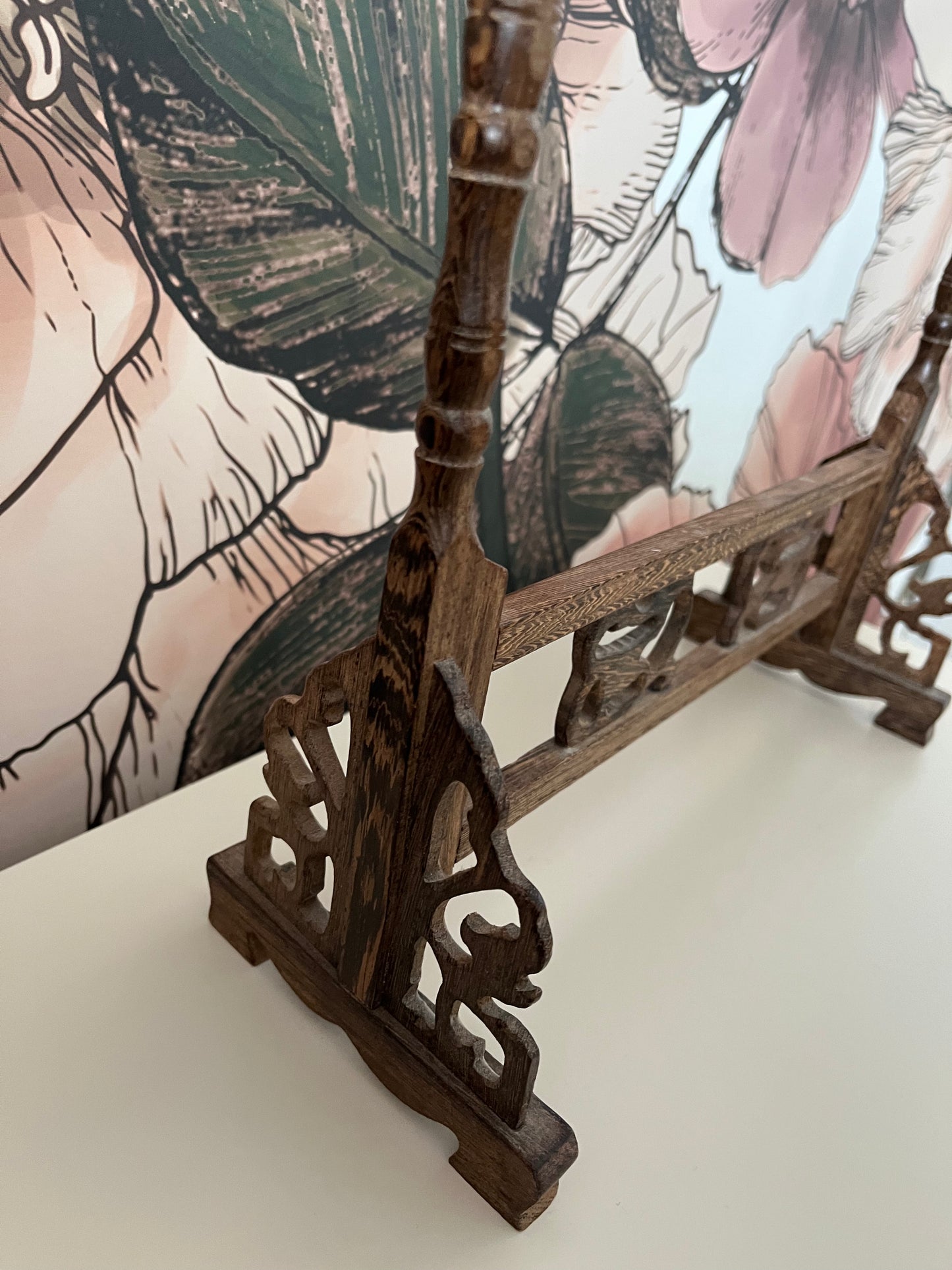 Lovely Oriental Wooden Jewellery Stand
