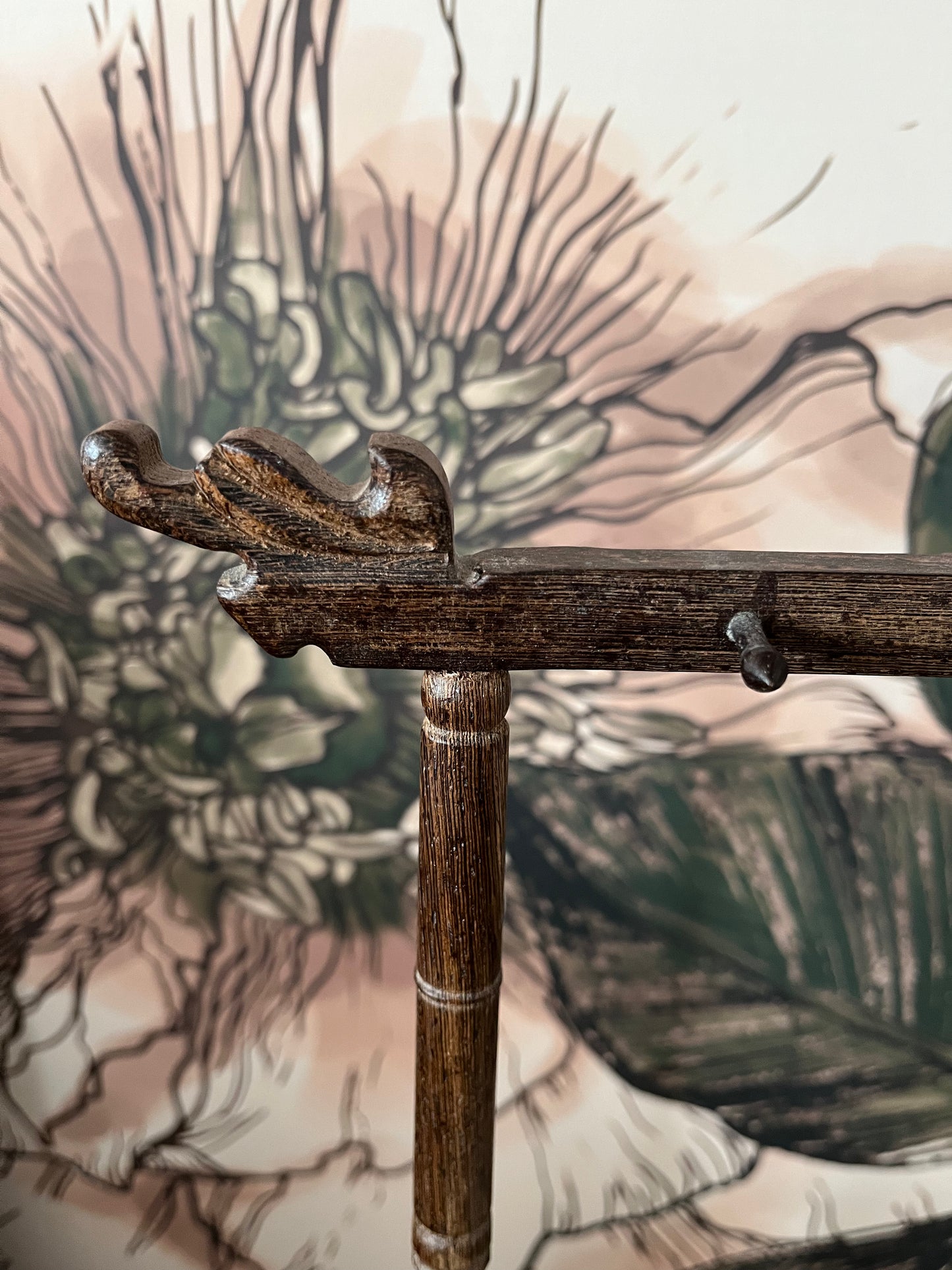 Lovely Oriental Wooden Jewellery Stand