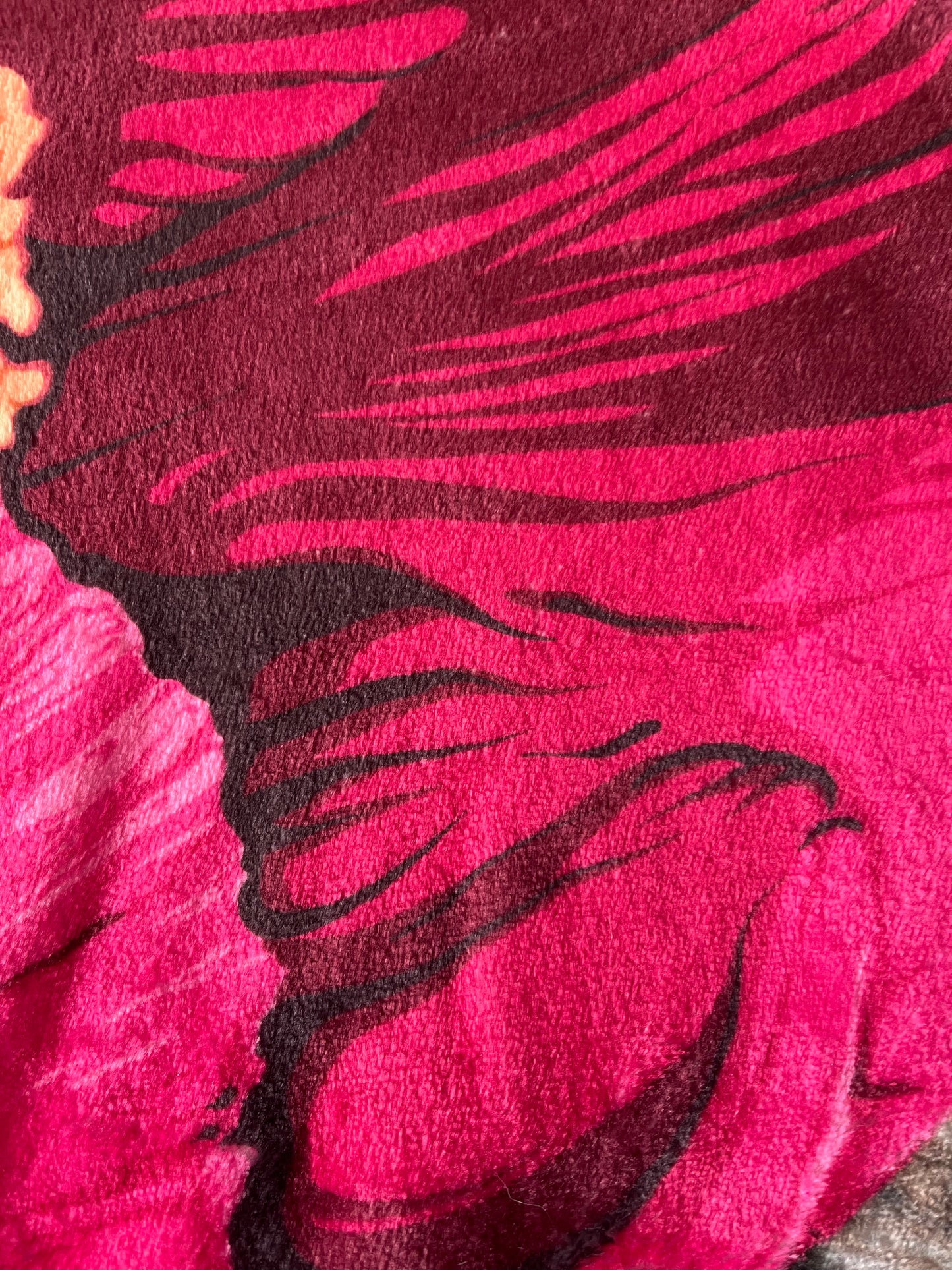 Stunning Victoria Jane Sherpa Peony Tiger Blanket