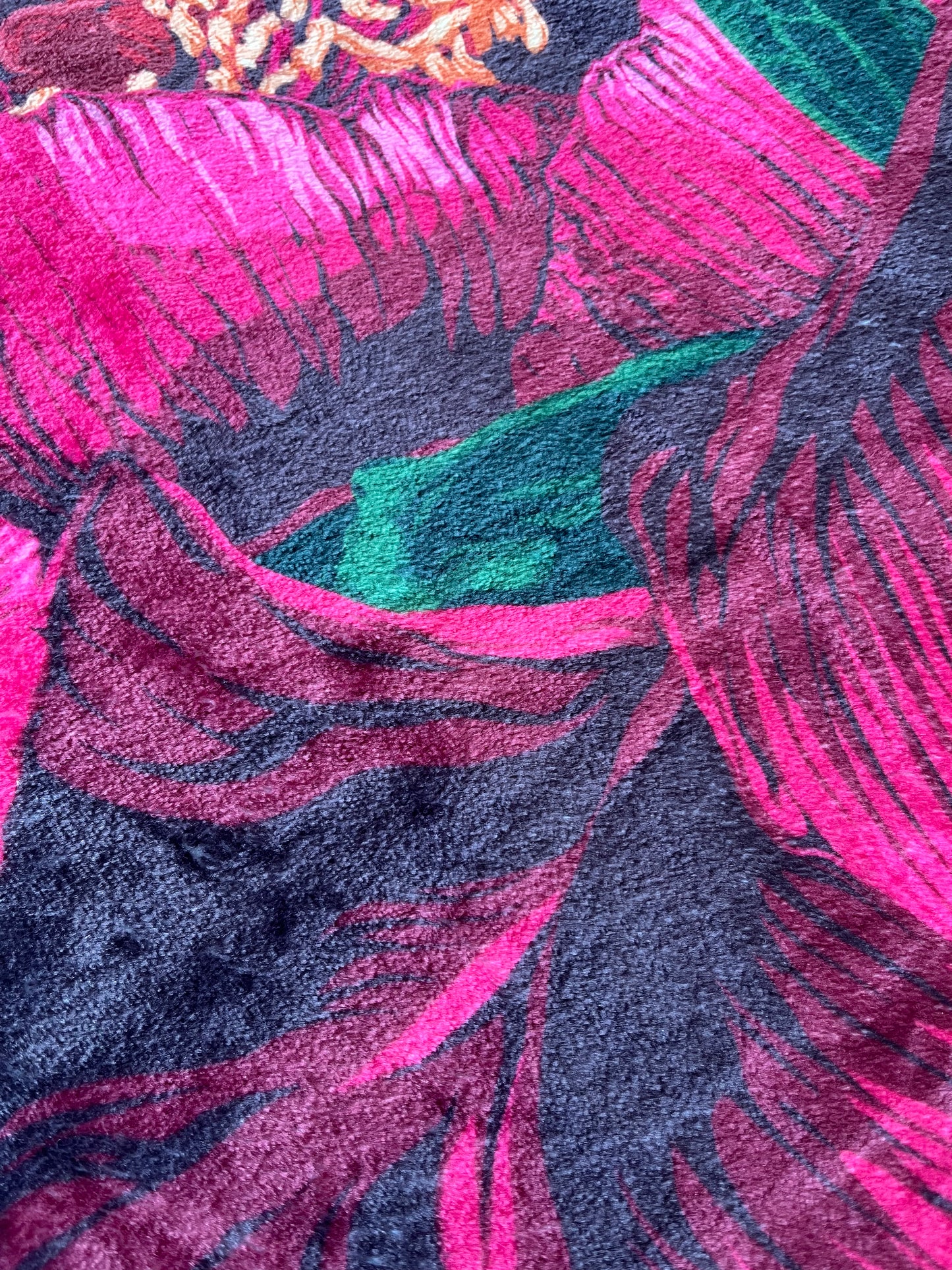 Stunning Victoria Jane Sherpa Peony Tiger Blanket