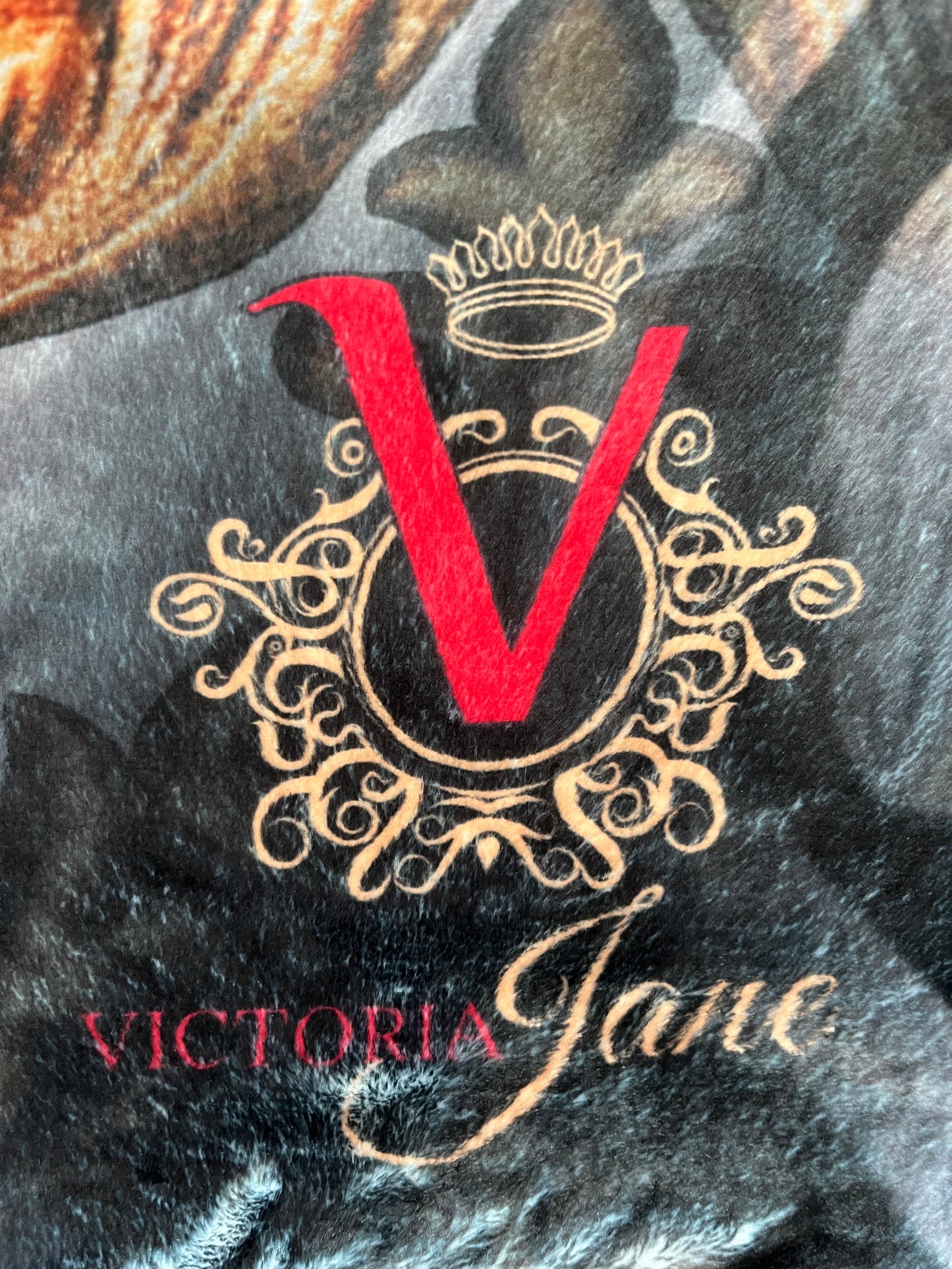 Stunning Victoria Jane Sherpa Peony Tiger Blanket