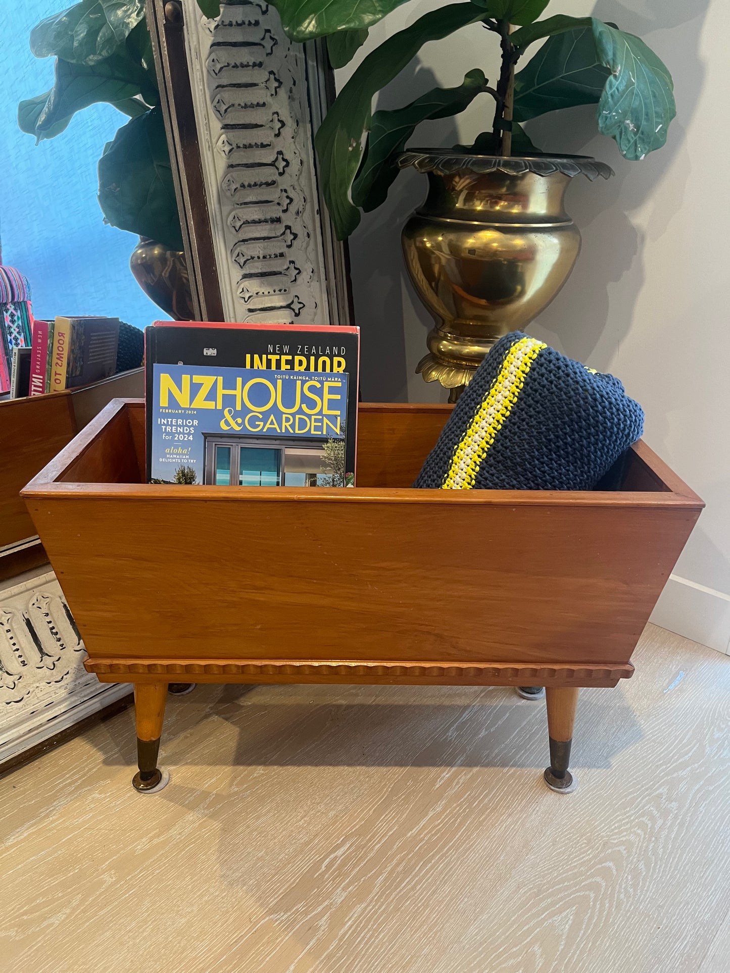 Stunning Vintage Wooden Planter Box/ Magazine Holder