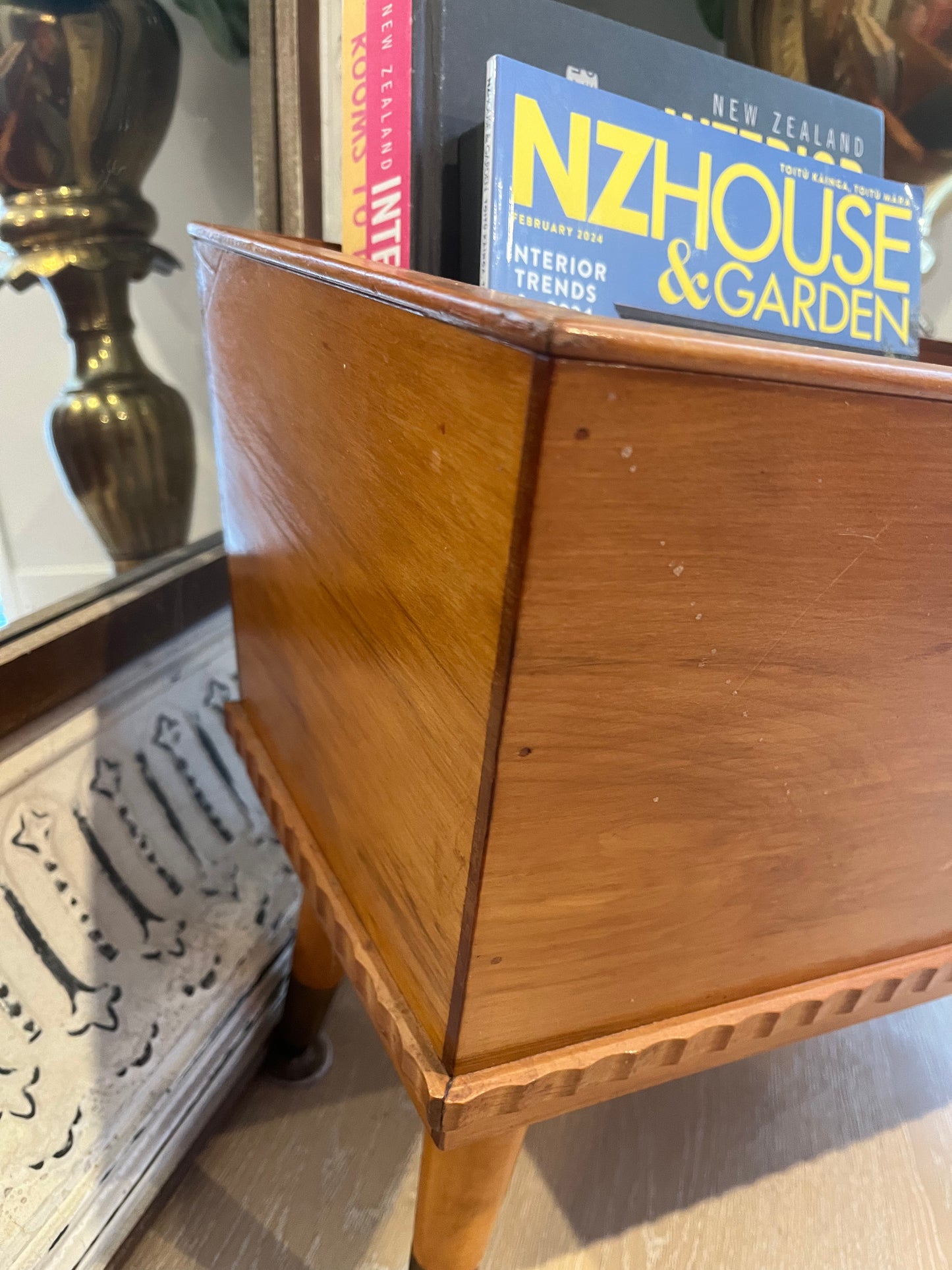 Stunning Vintage Wooden Planter Box/ Magazine Holder