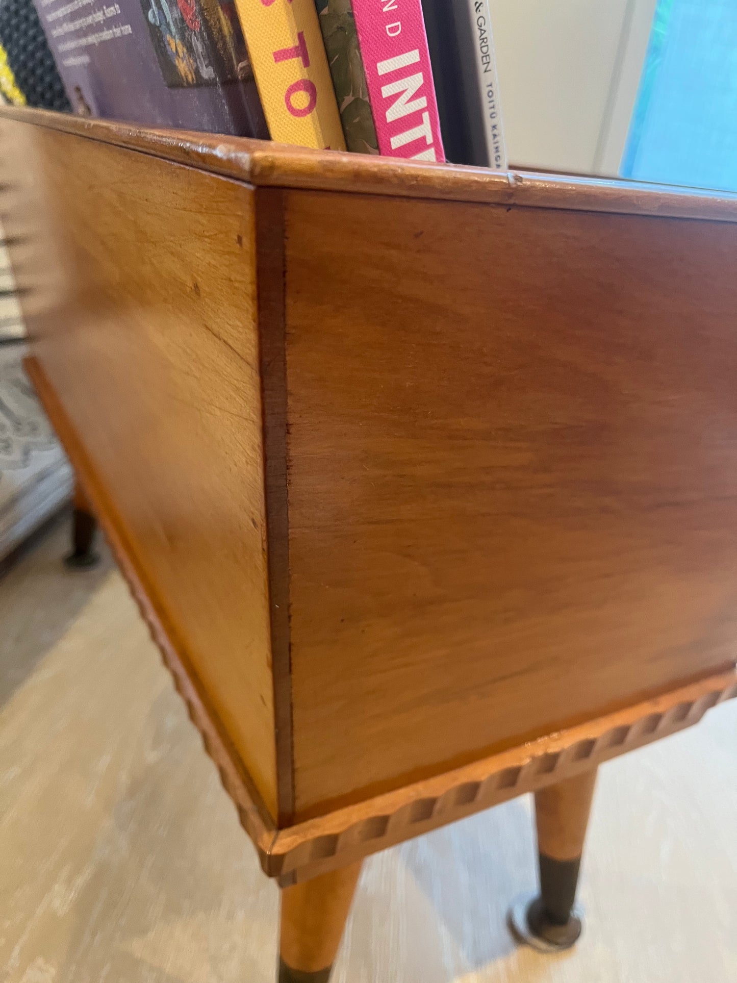 Stunning Vintage Wooden Planter Box/ Magazine Holder