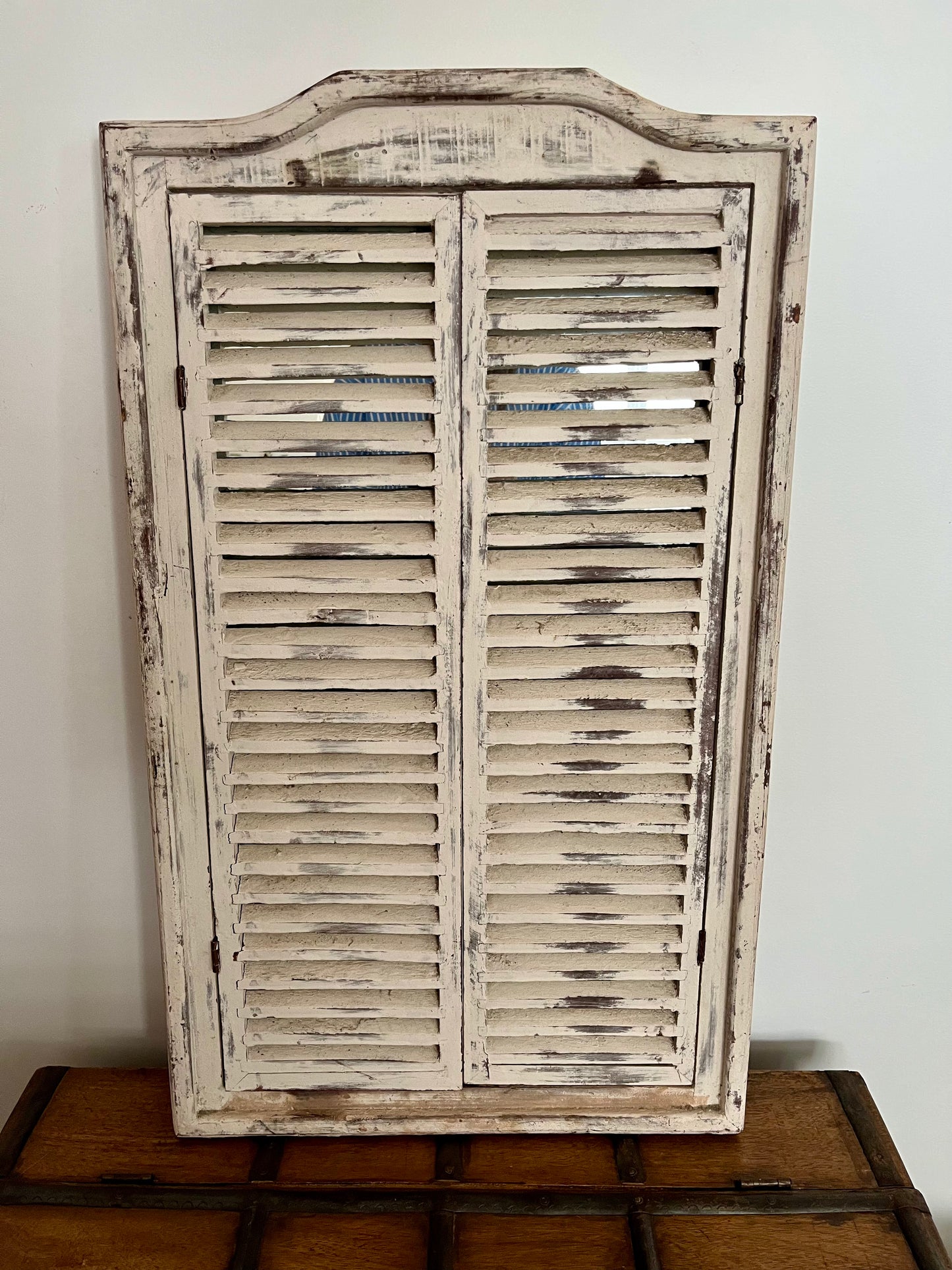 Lovely Shutter Mirror