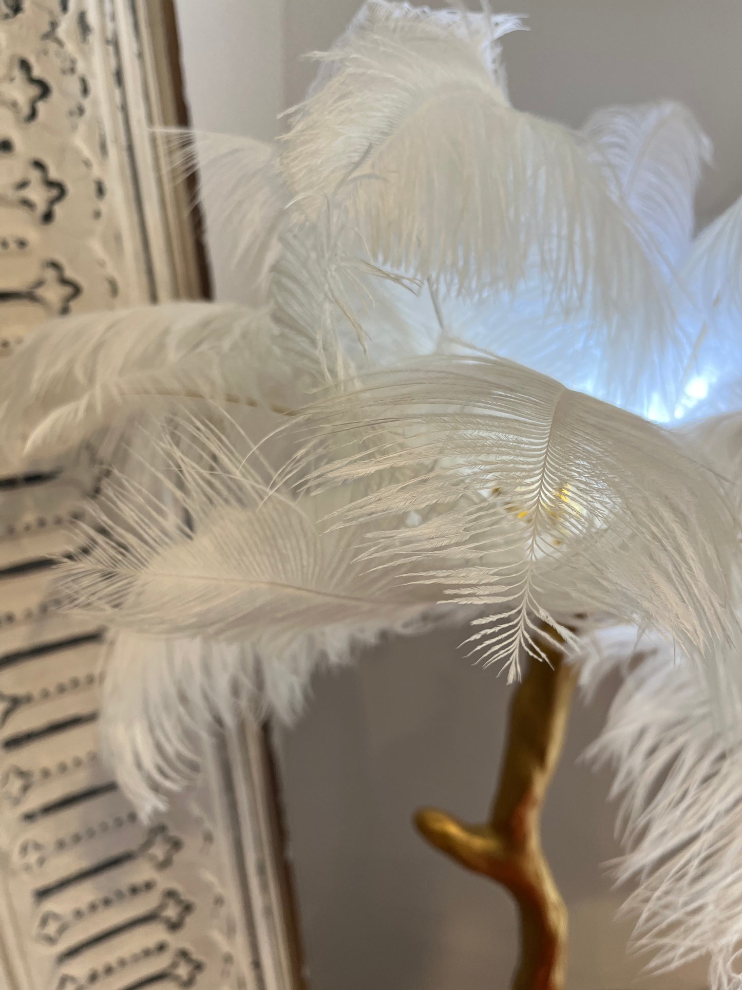 Gorgeous Feather Table Lamp