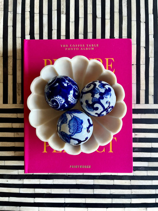 Gorgeous Shell Shaped Bowl with Decorative Orbs Set 1