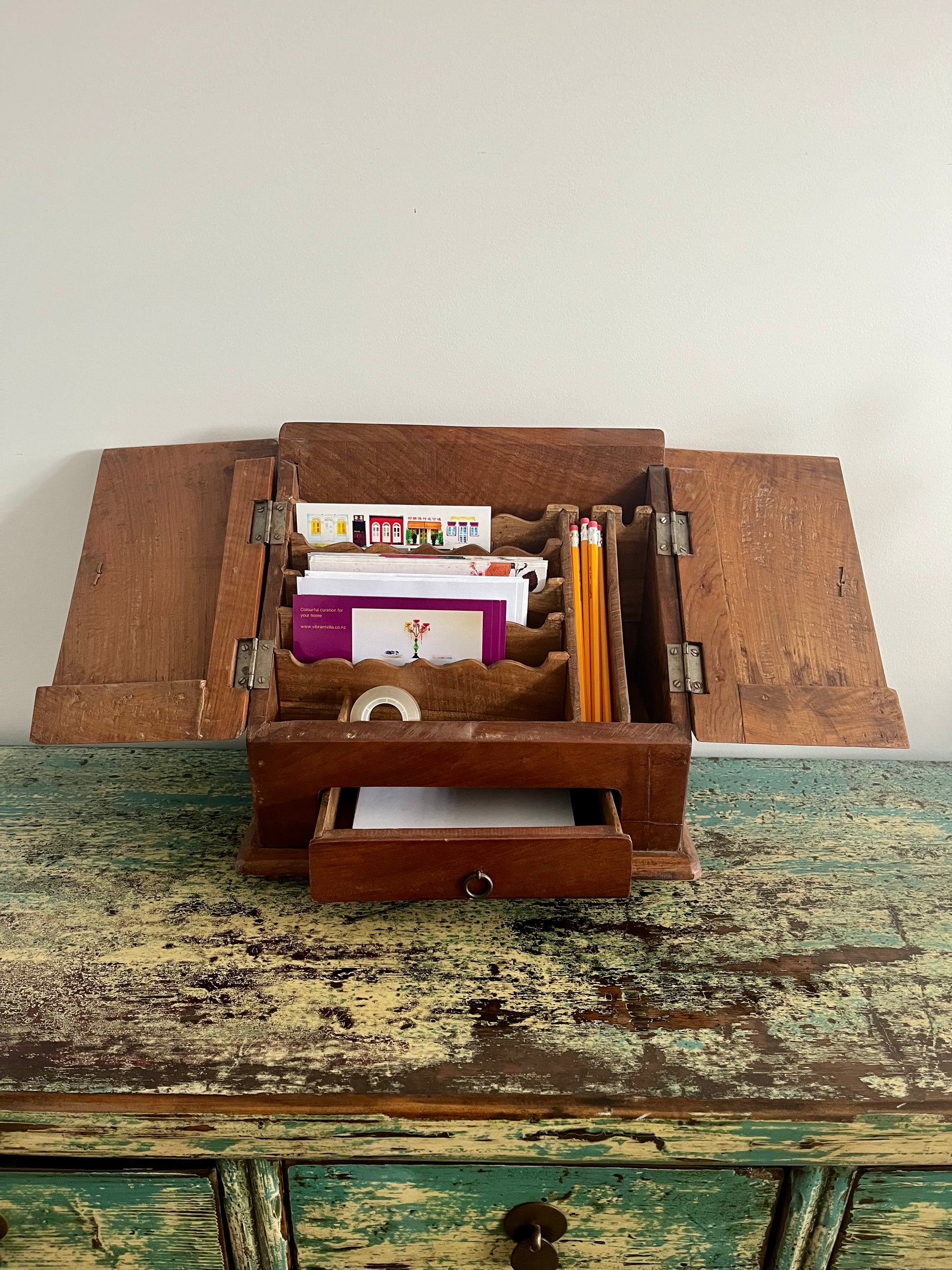 Compendium Desk Vintage Desk Compendium – Vibrant Villa