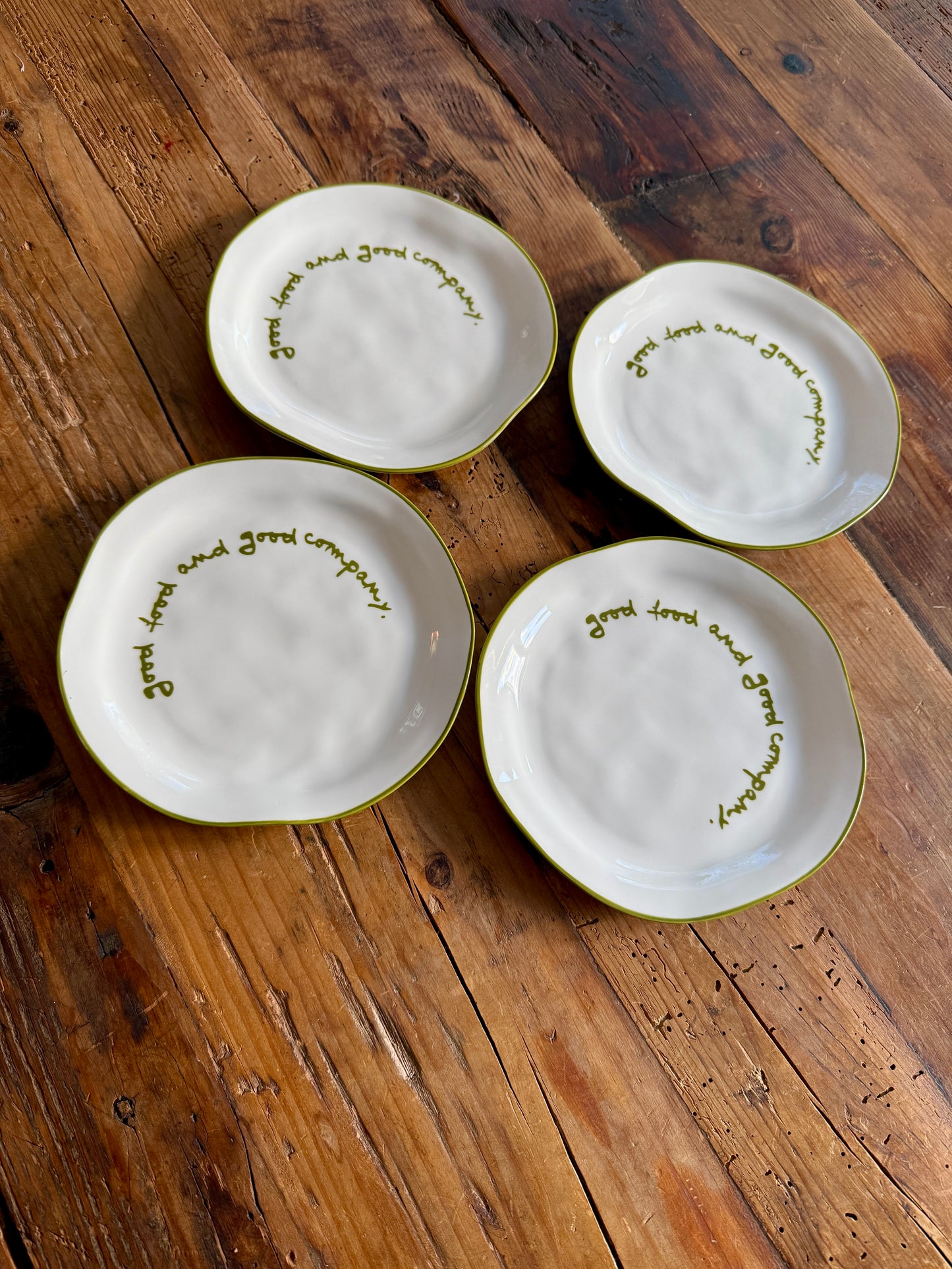 MÆGEN Set of 4 x Statement Plates- 'good food and good company.'