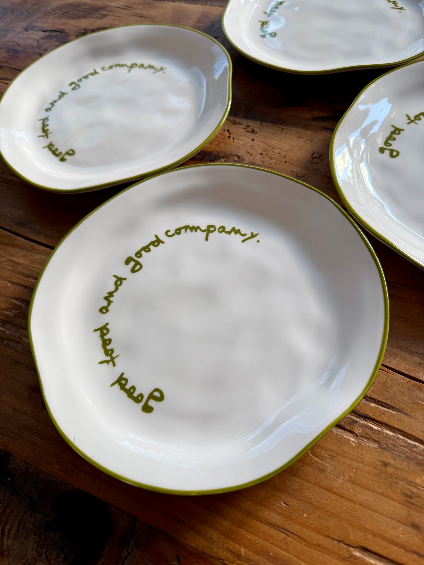 MÆGEN Set of 4 x Statement Plates- 'good food and good company.'