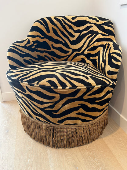 Rembrandt Tiffany Swivel Chair with fringe