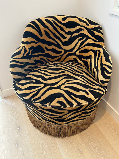 Rembrandt Tiffany Swivel Chair with fringe