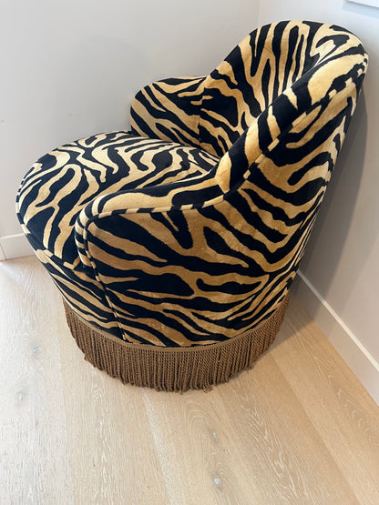 Rembrandt Tiffany Swivel Chair with fringe