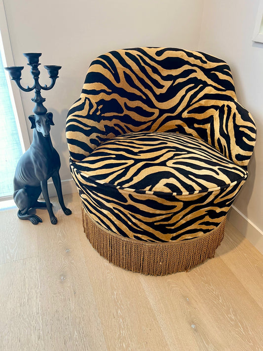 Rembrandt Tiffany Swivel Chair with fringe